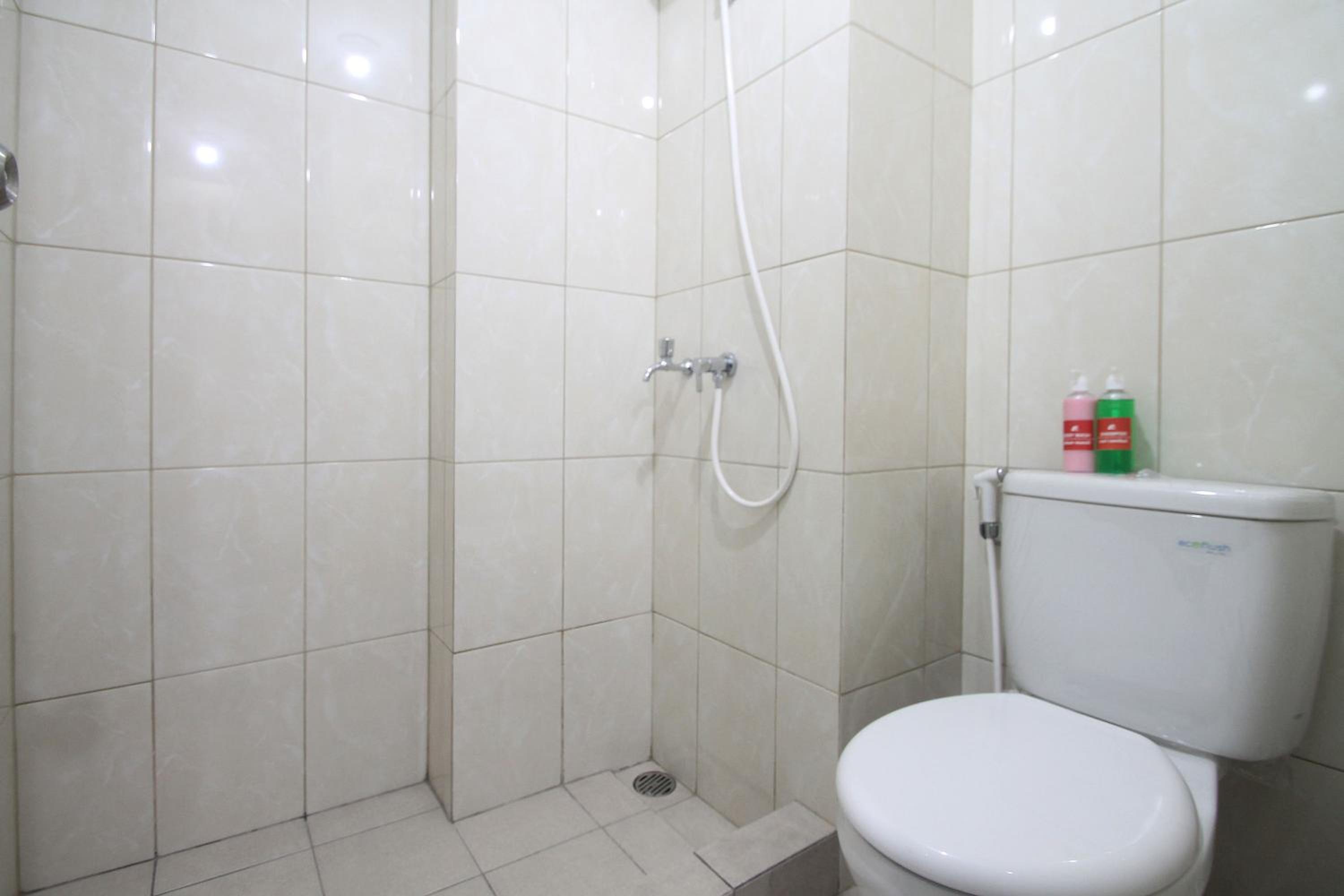 Studio Apartment - Photo 16