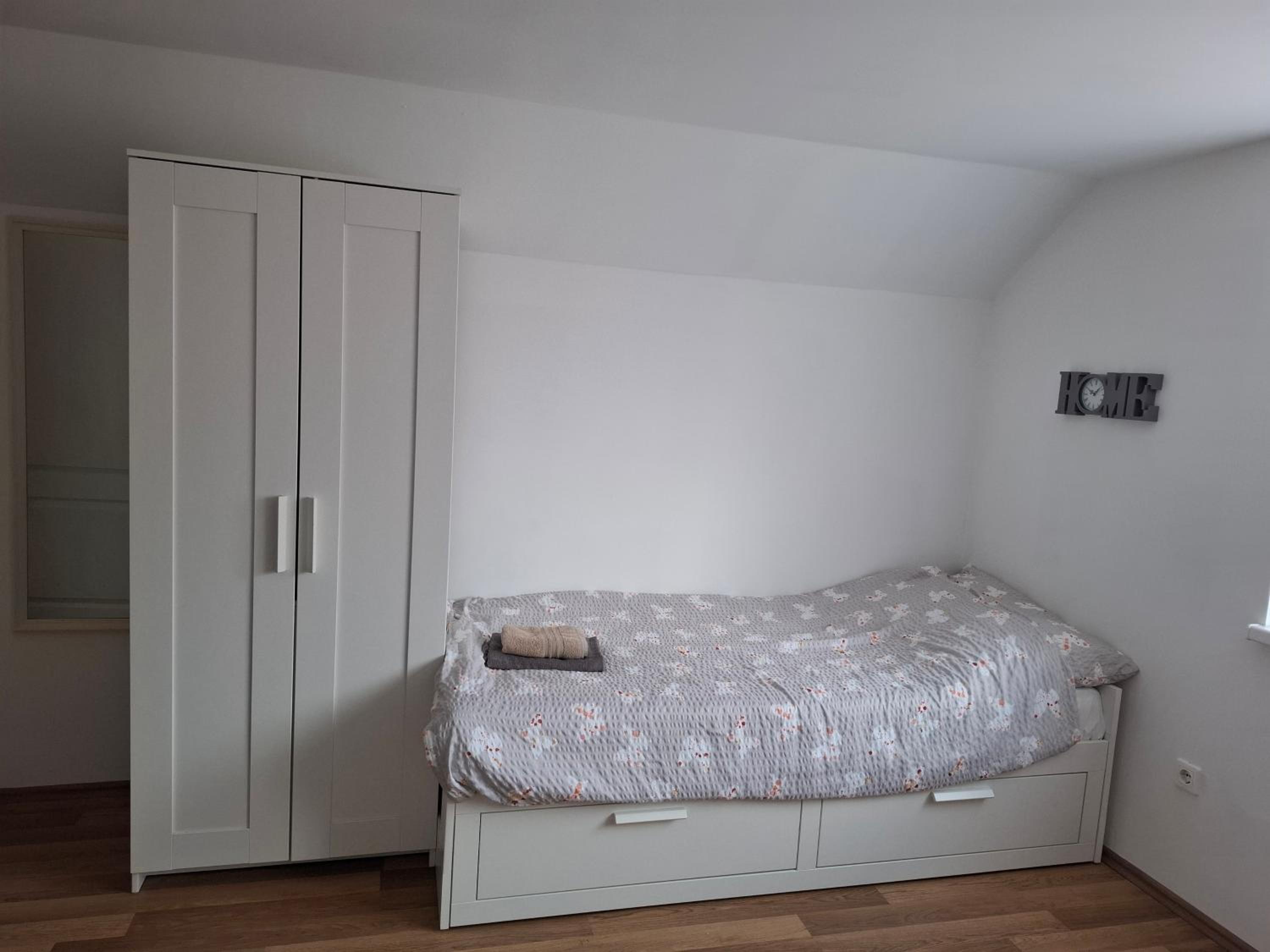 One-Bedroom Apartment - Non-Smoking photo 3