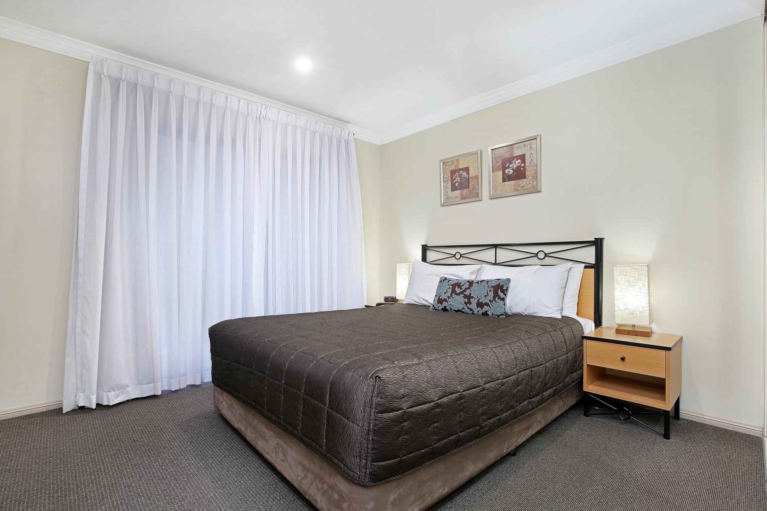One-Bedroom Apartment thumbnail 5