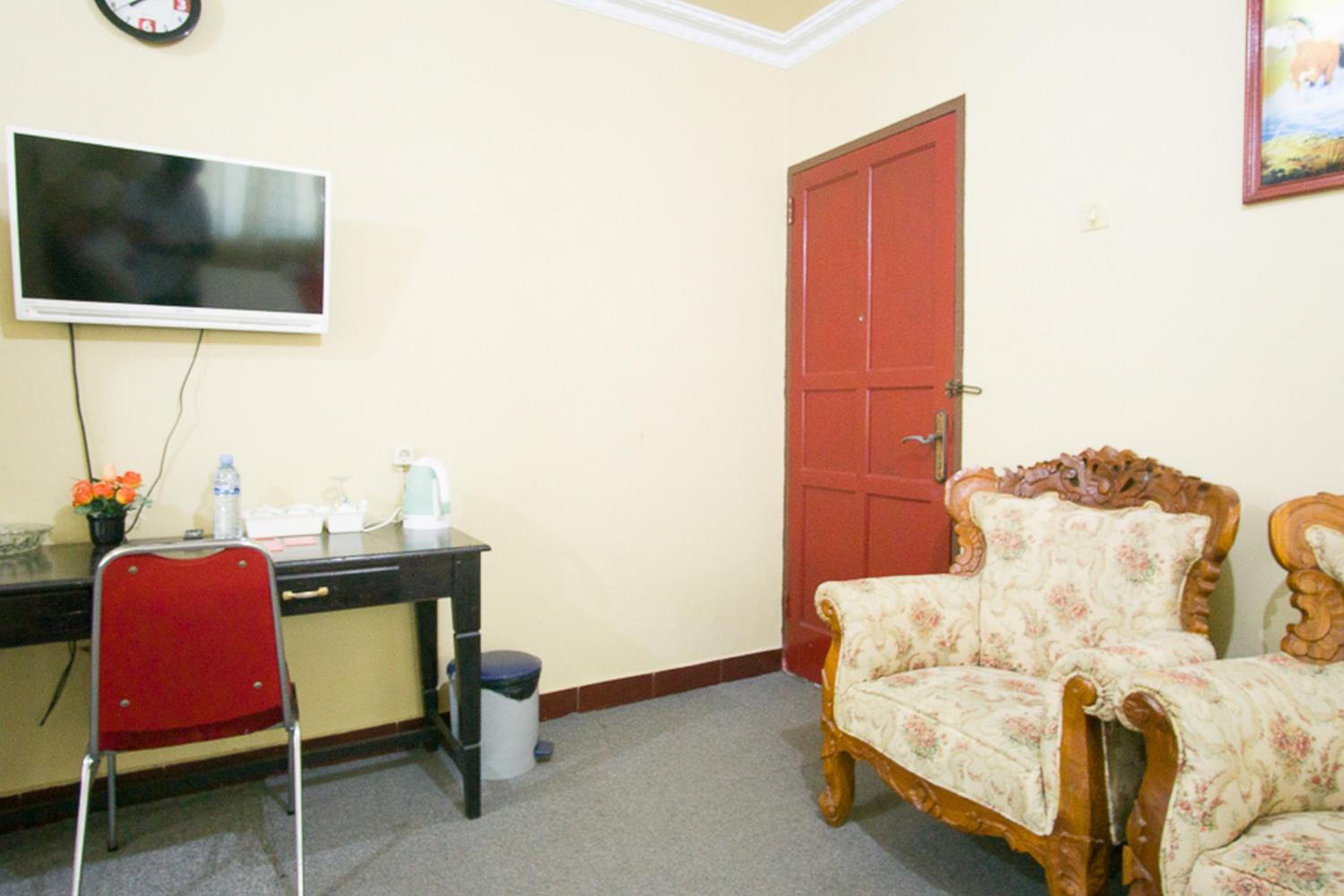 Deluxe Room - Photo 3