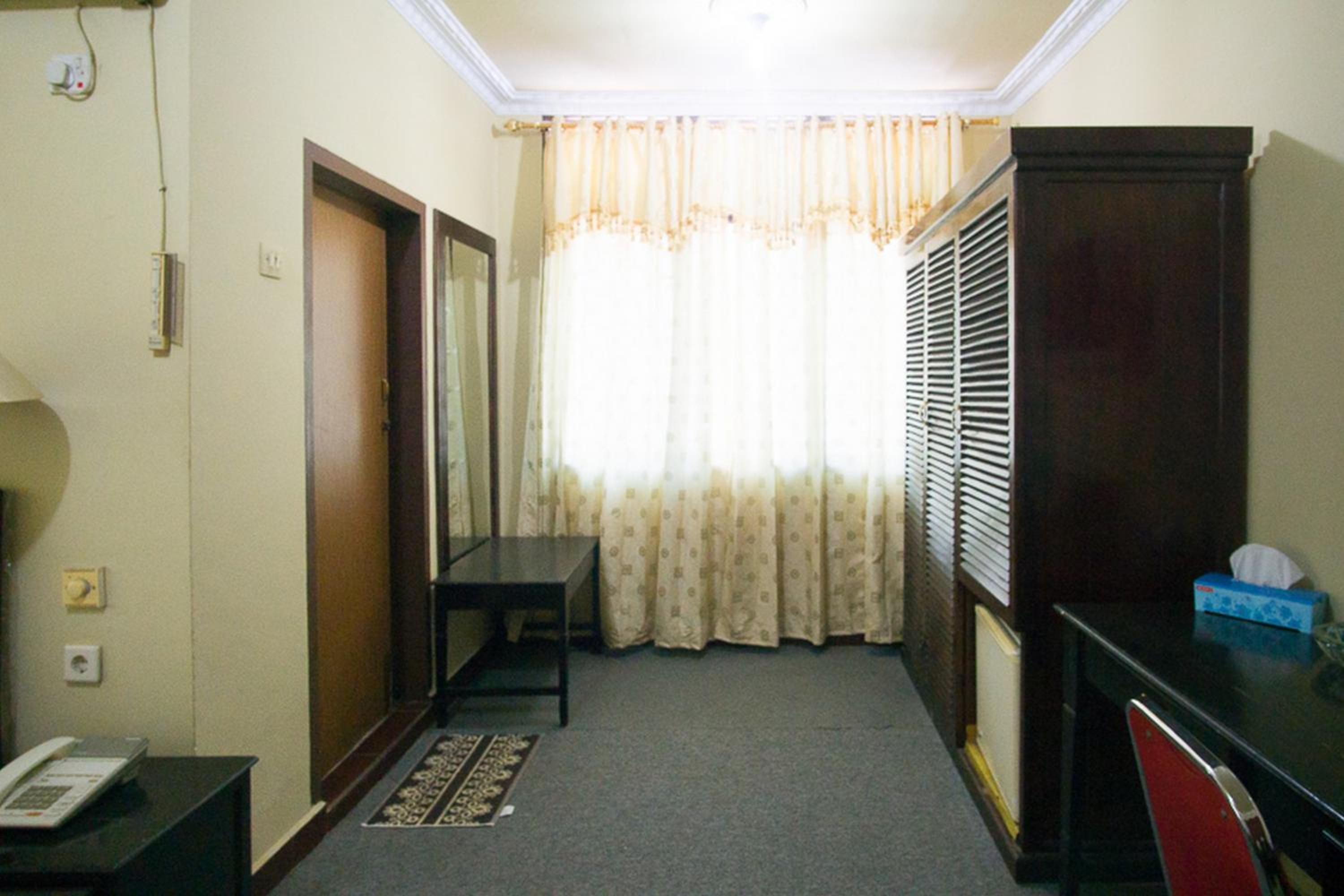 Deluxe Room - Photo 2