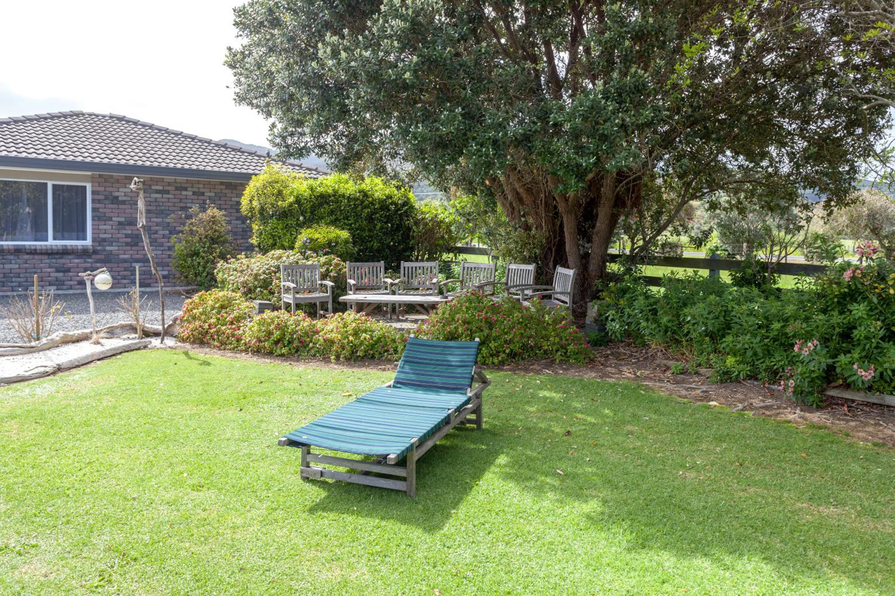 Twin Room with Garden View photo 2