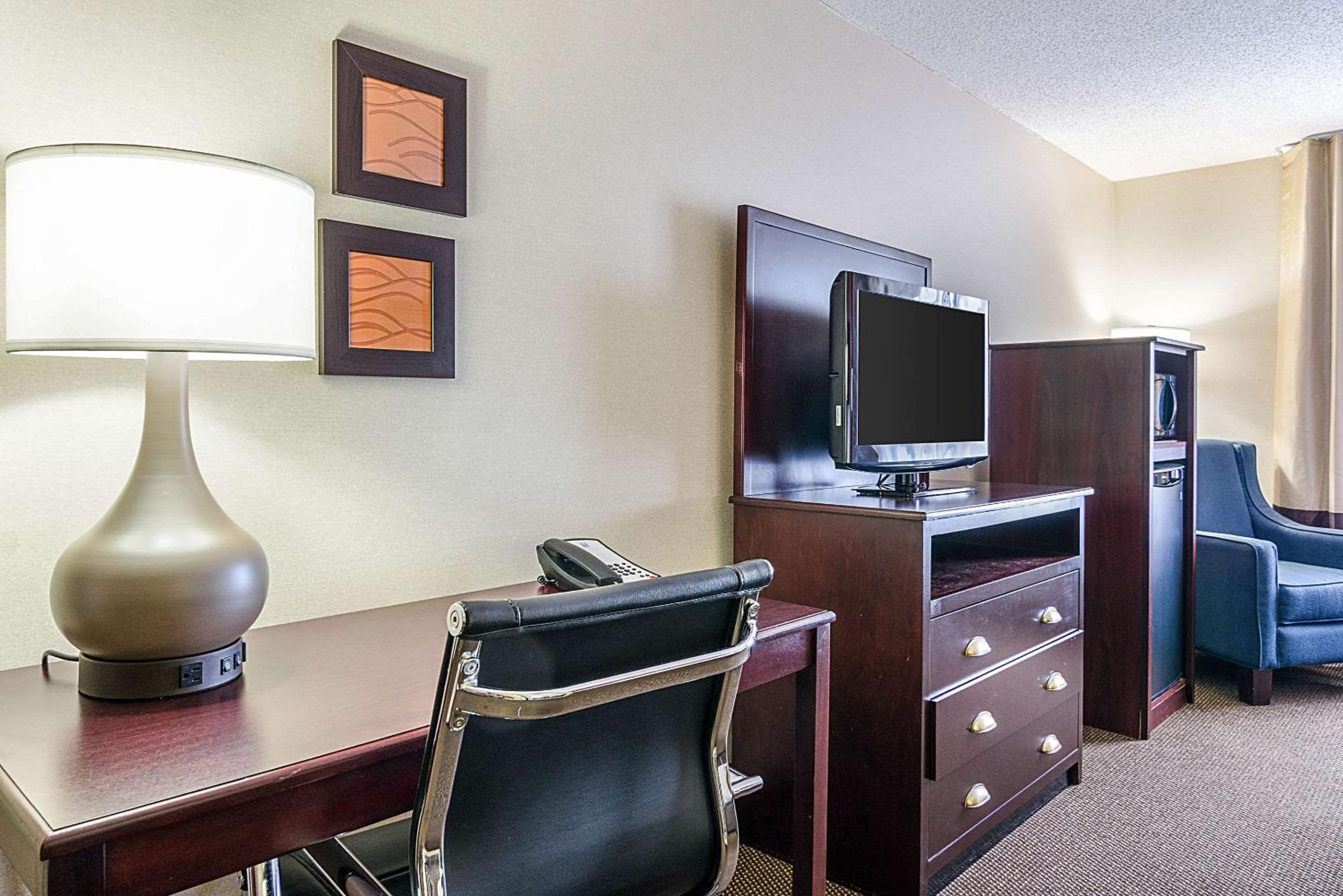 King Room - Non-Smoking - Photo 1