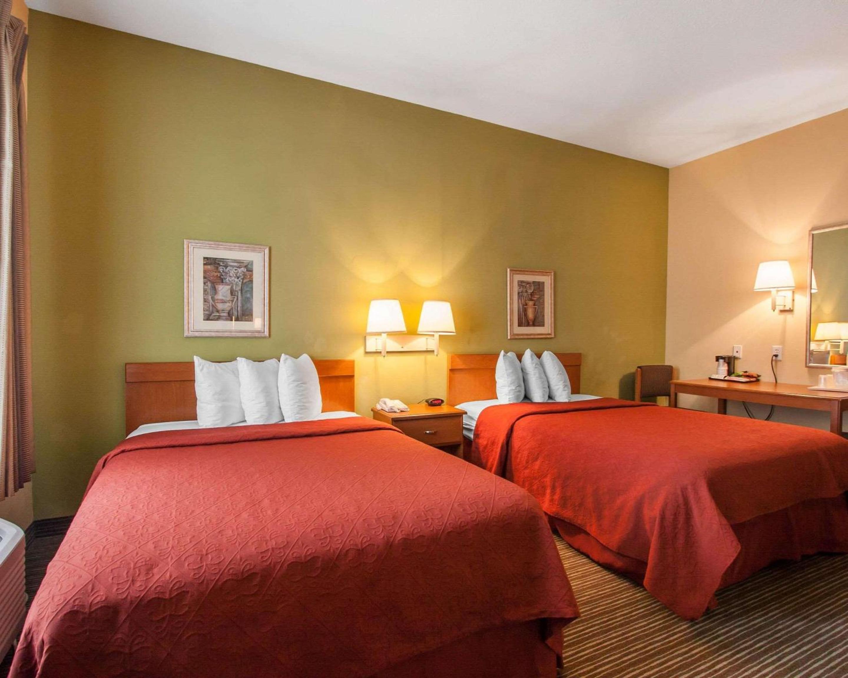 Double Room with Two Double Beds - Non-Smoking - Photo 4