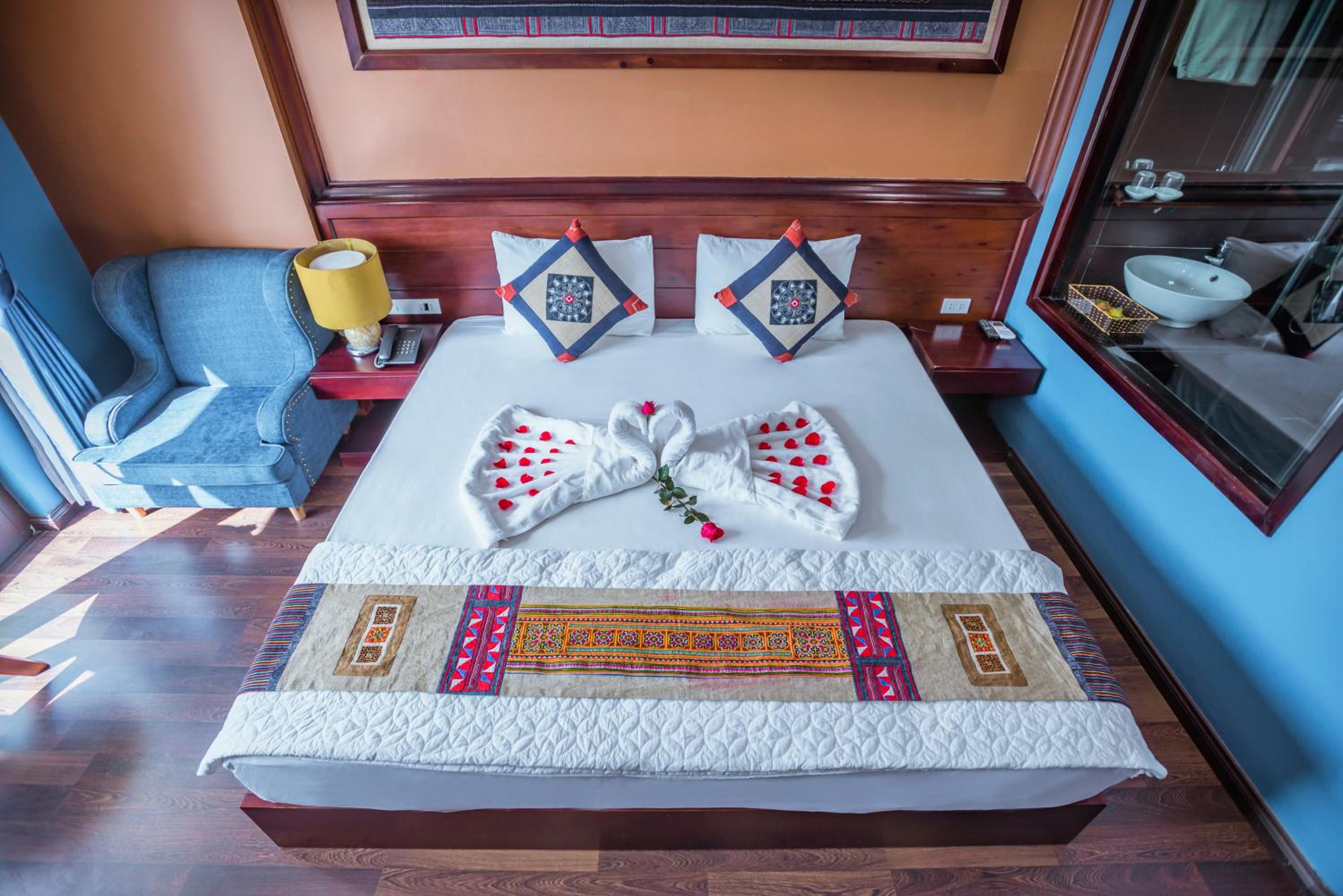 Deluxe King Room photo 3