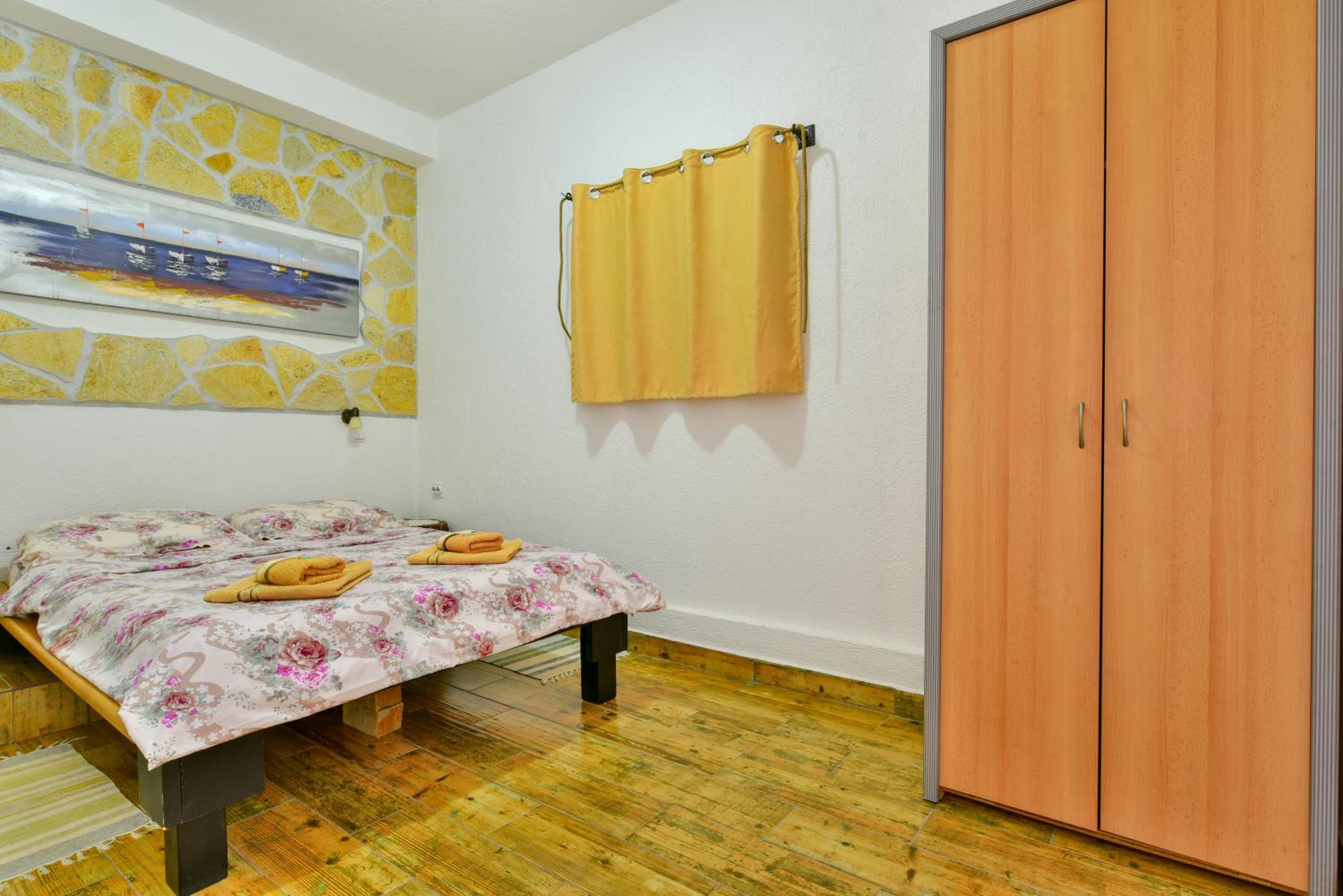 One-Bedroom Apartment with Sea View - Photo 14