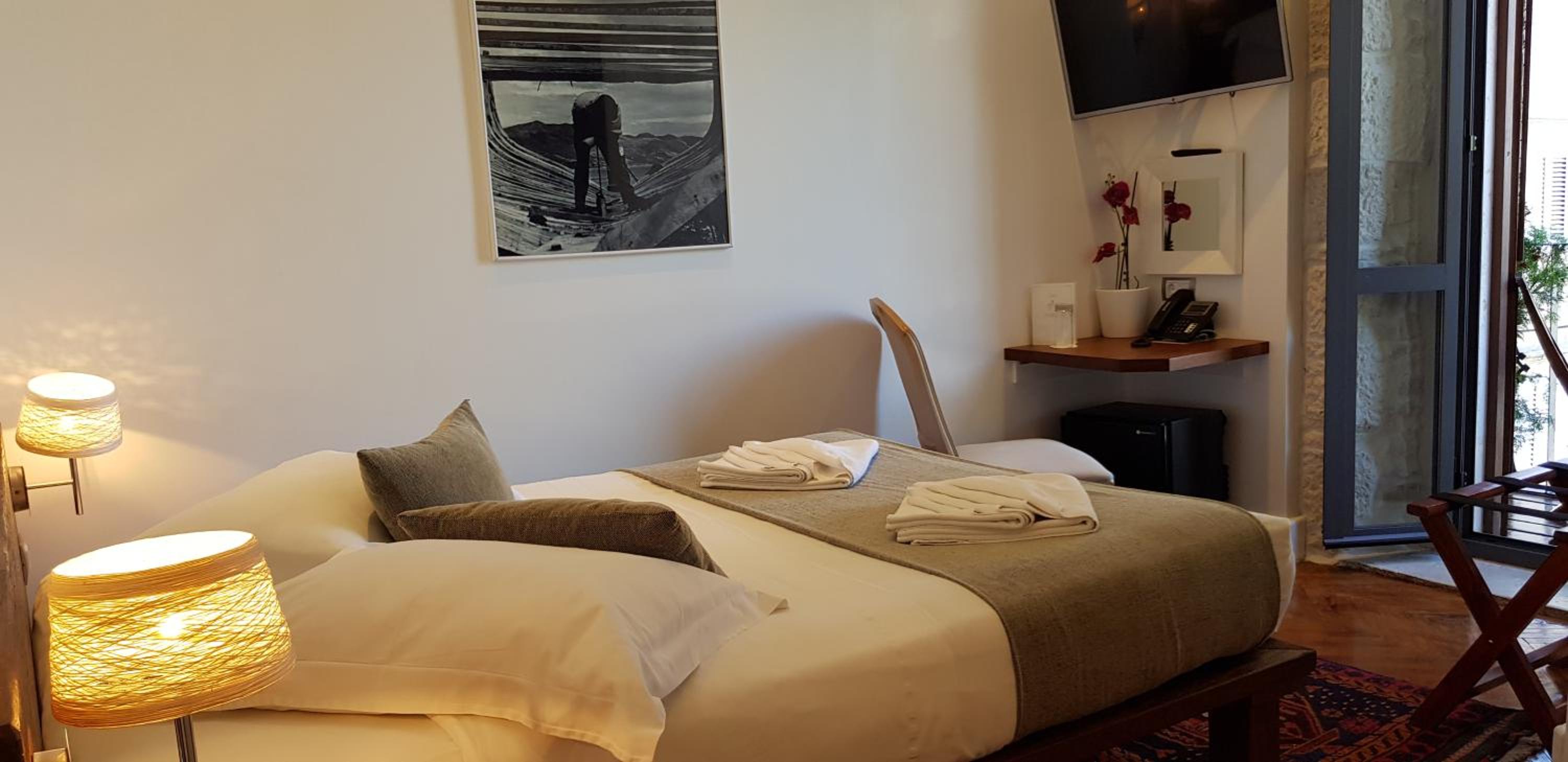 Double Room with Balcony and Sea View - Photo 8