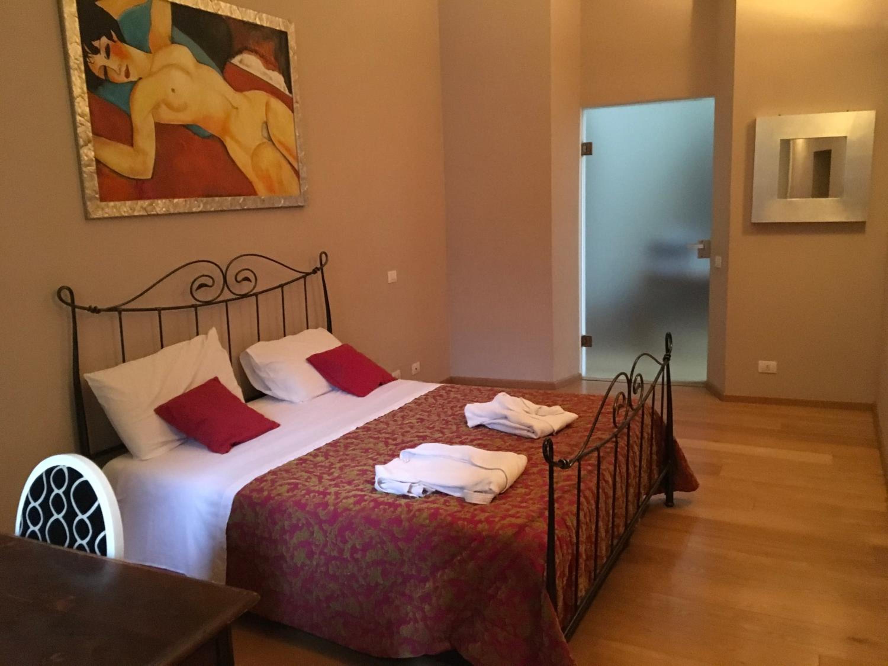 Double Room with Private Bathroom - Photo 4