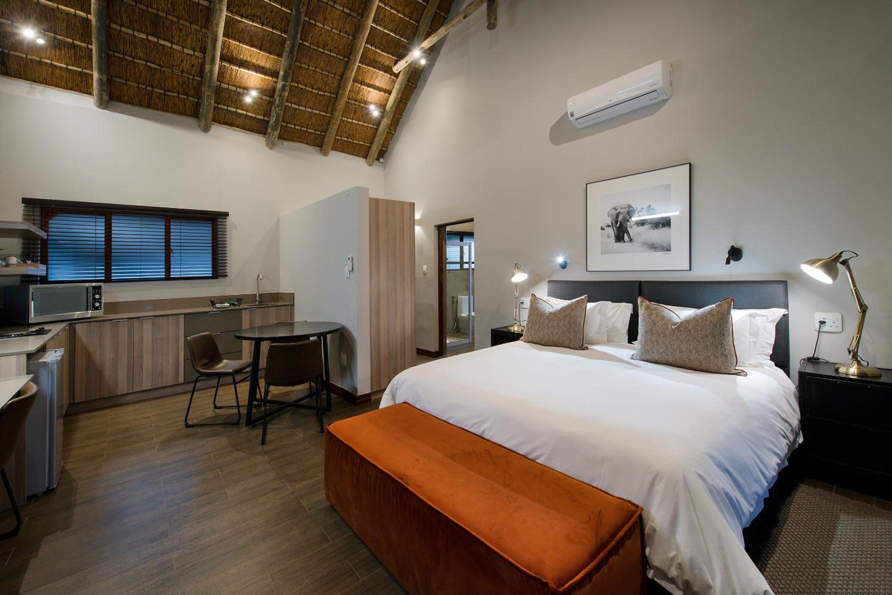 Standard Double Room - Photo 7