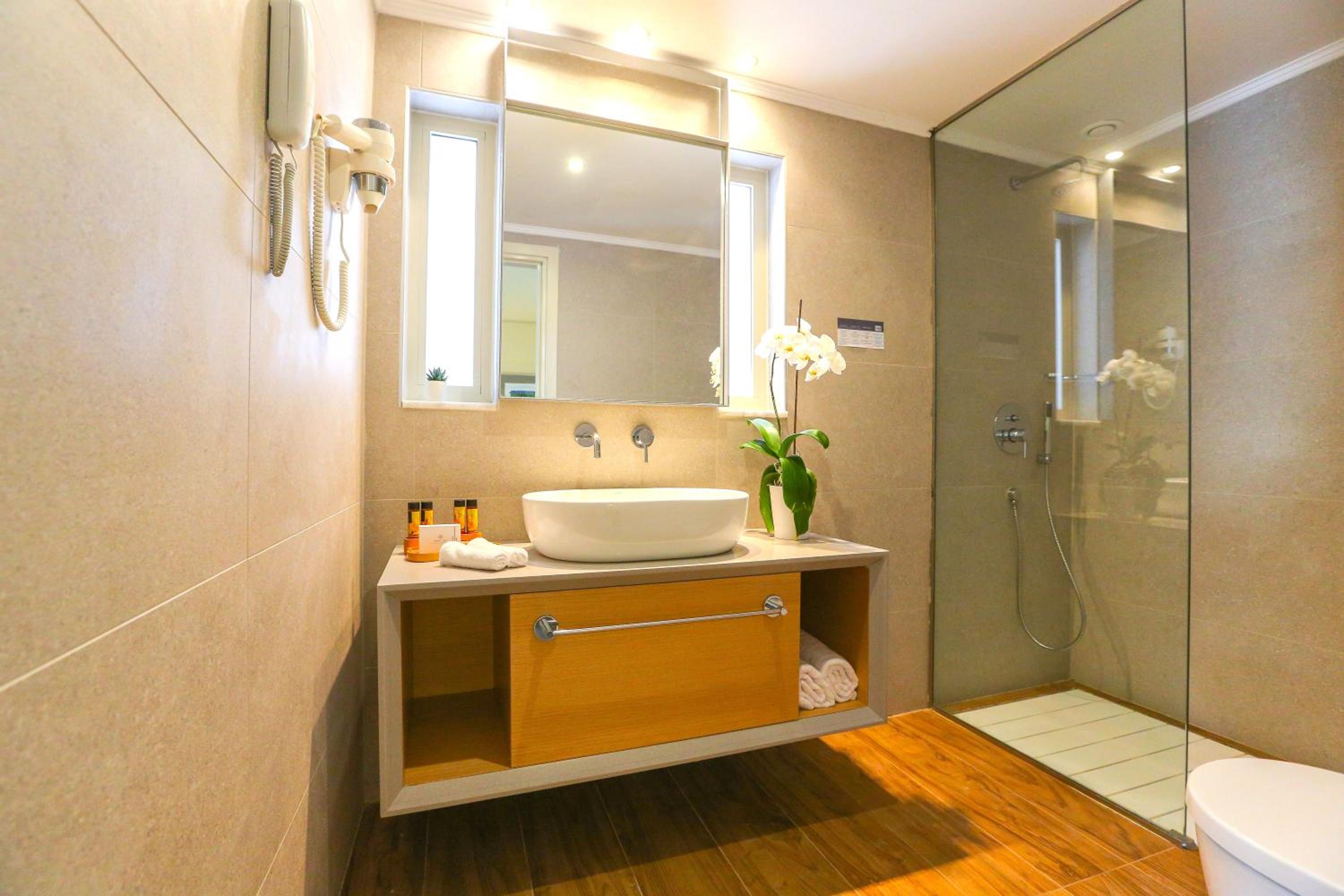 Bungalow (4 Adults) - Photo 3