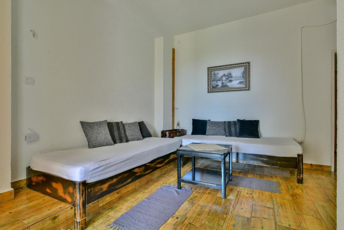 One-Bedroom Apartment with Sea View - Photo 4