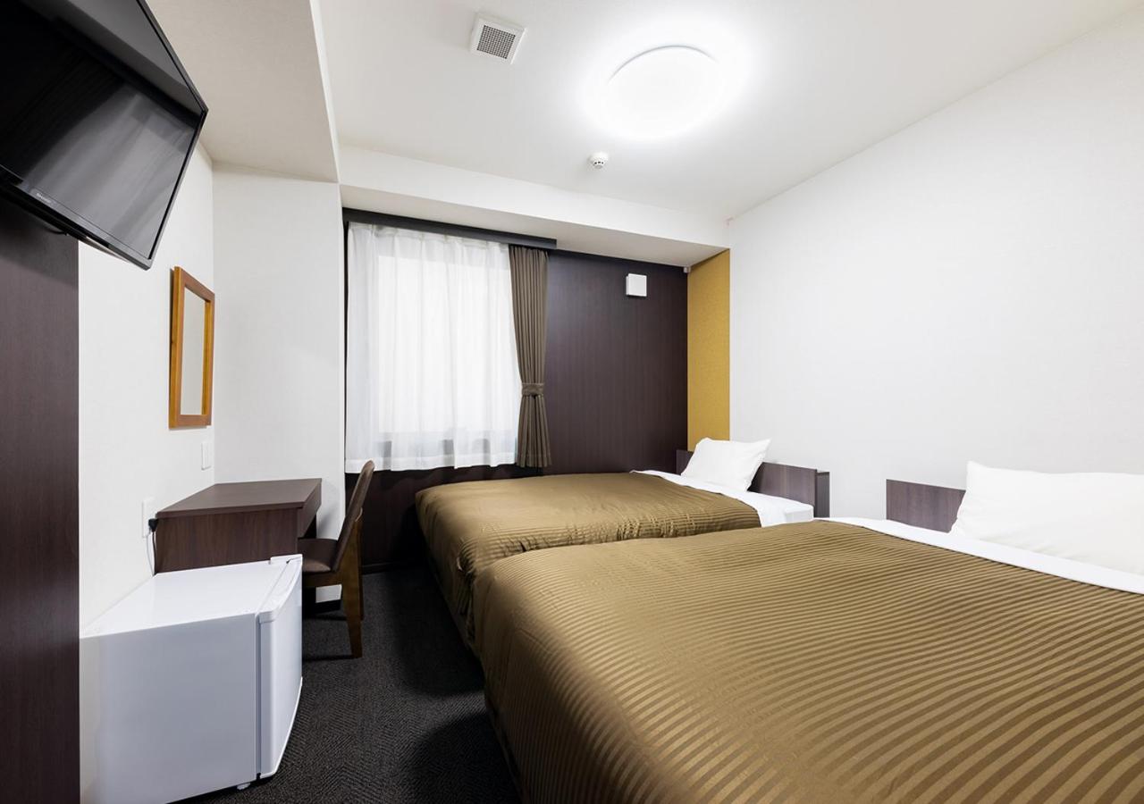 Twin Room - Non-Smoking photo 1