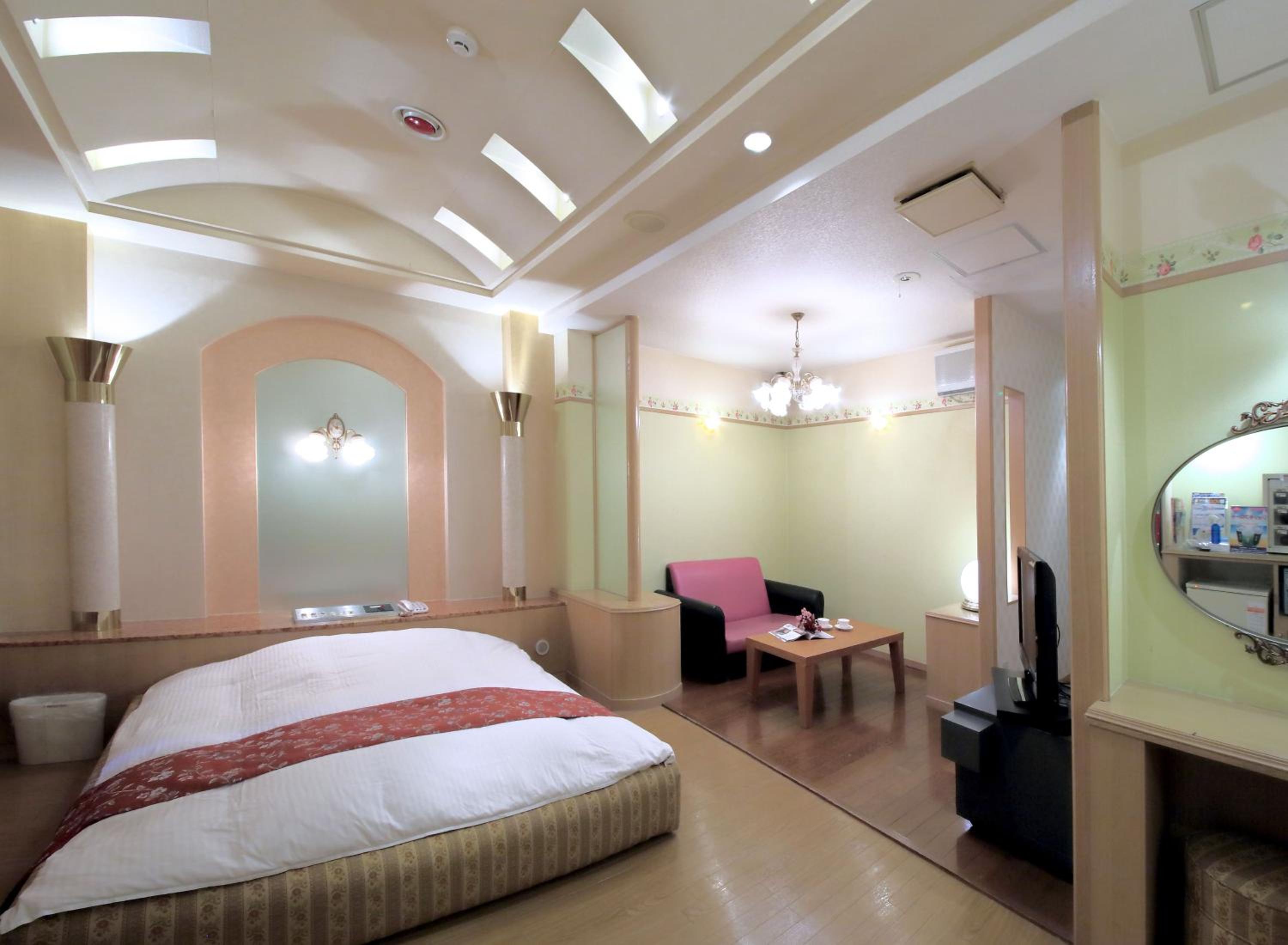 Standard Double Room - Photo 8