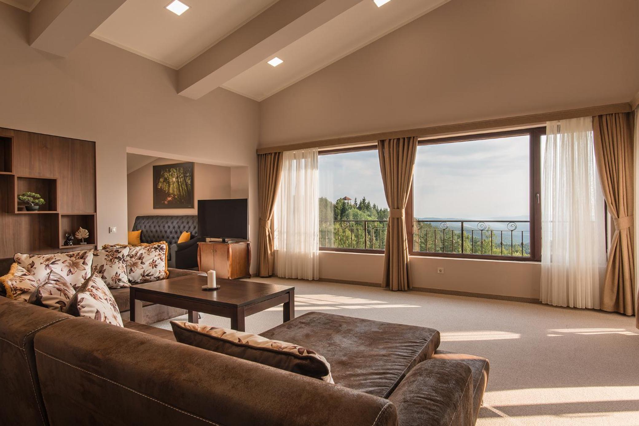 Executive Suite - Photo 1