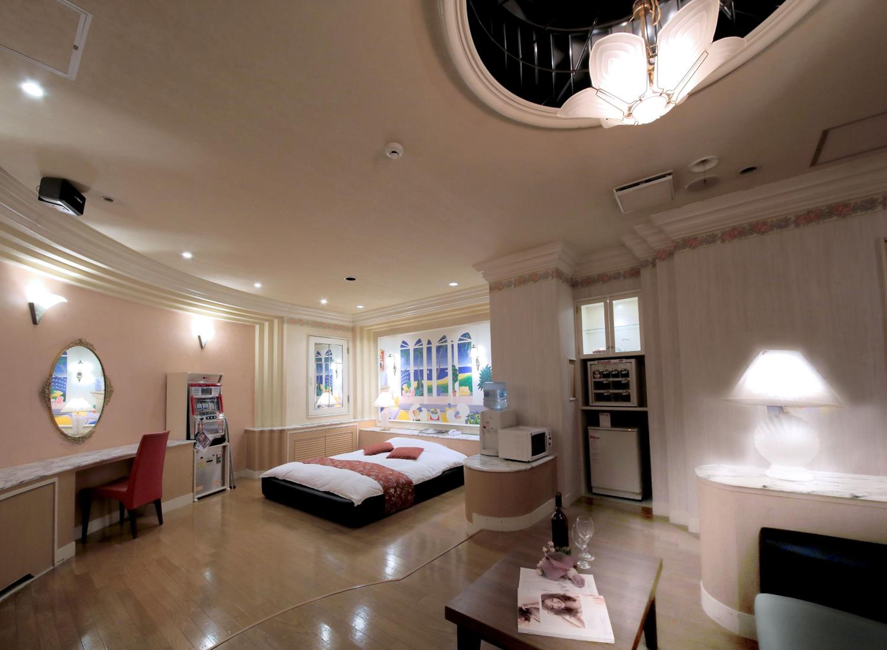 Standard Double Room - Photo 9