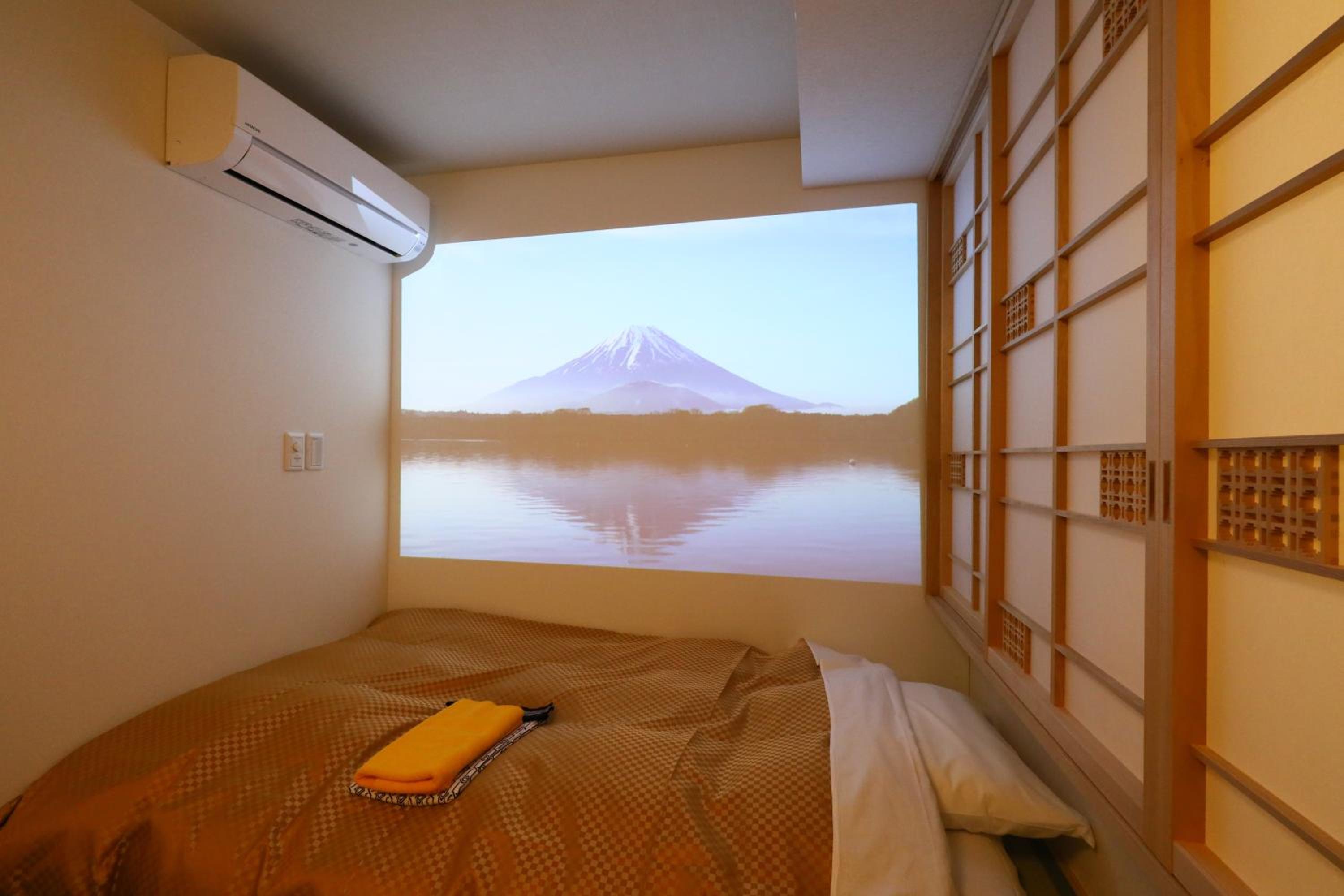 Twin Room - Non Smoking - Photo 1