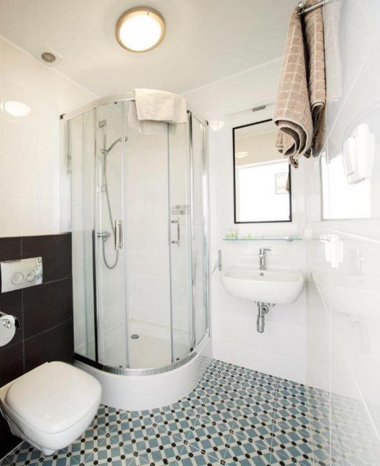 Double or Twin Room - Photo 3