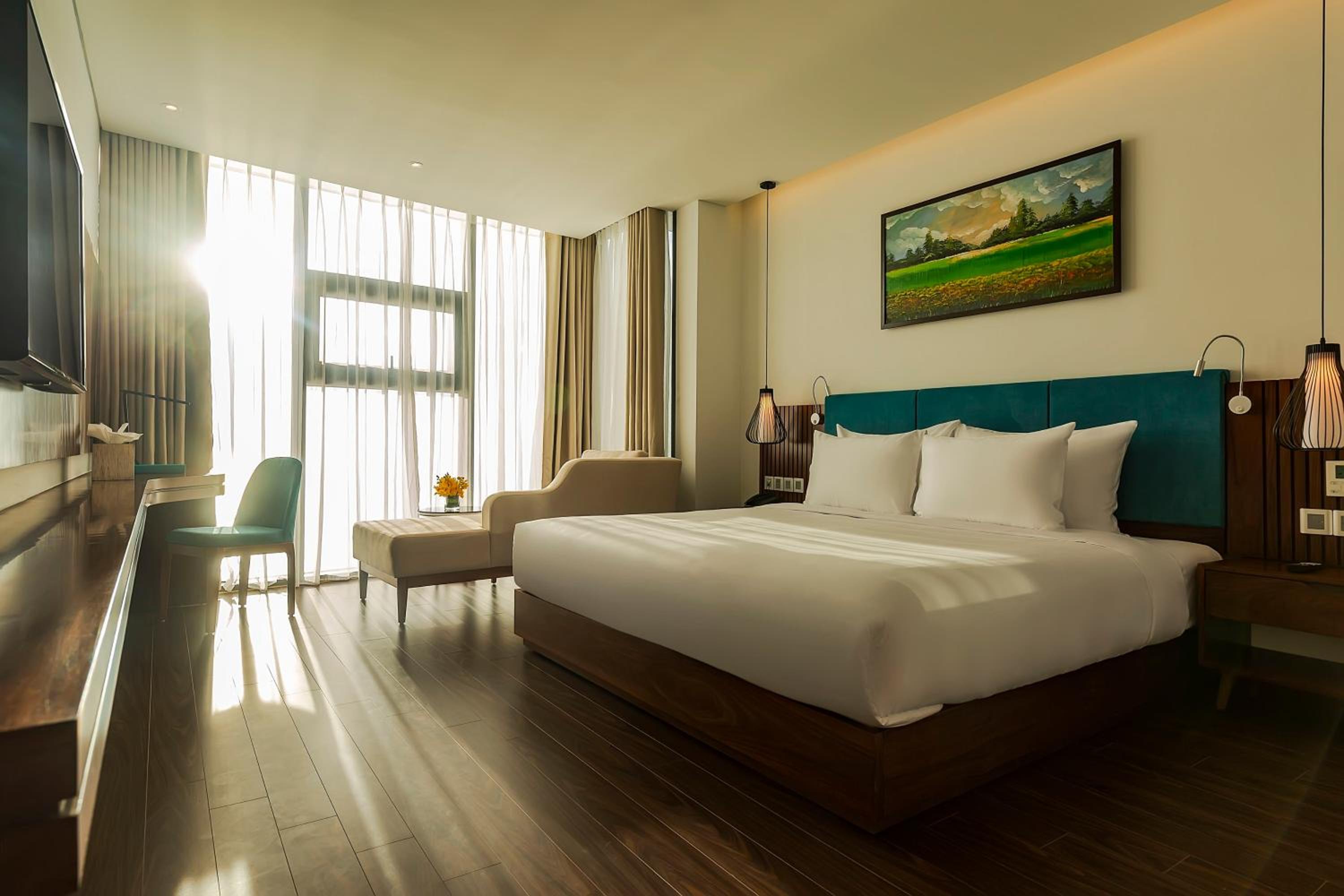 Two Bedroom Apartment with Ocean Front - Photo 7