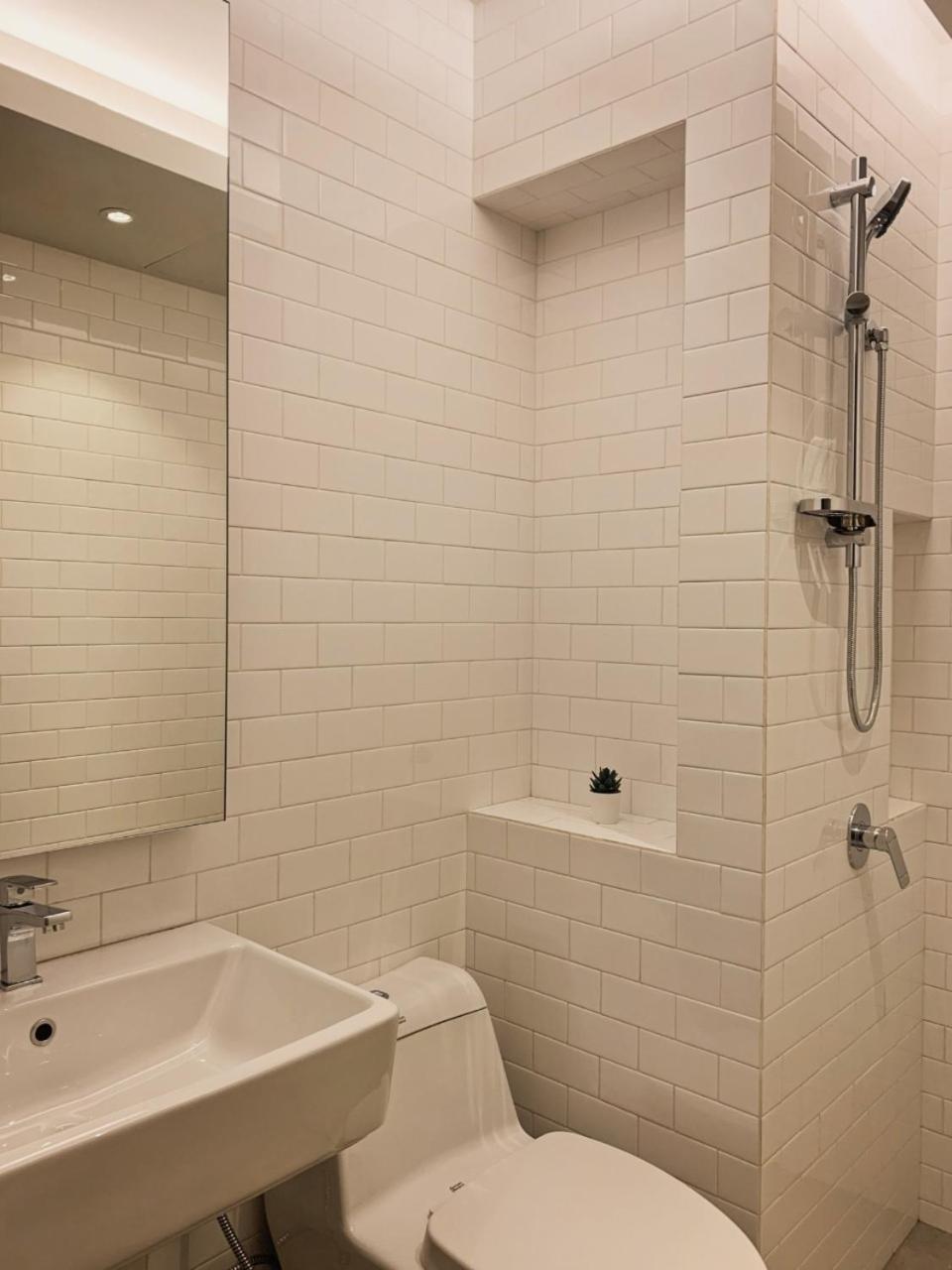 Superior Suite - Photo 6