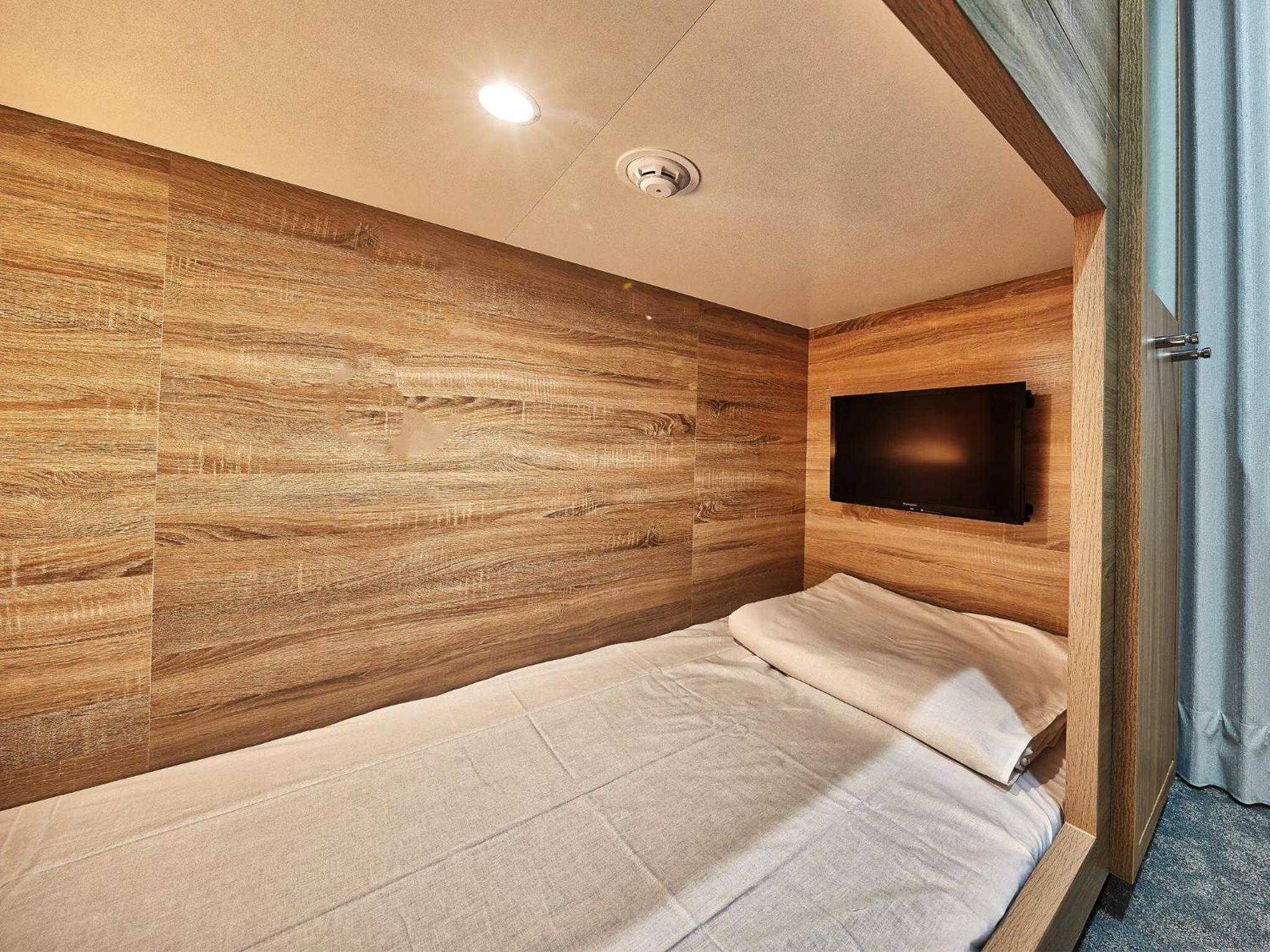 Women Cabin Check-In From 22:00(Upper/Lower Unselectable)