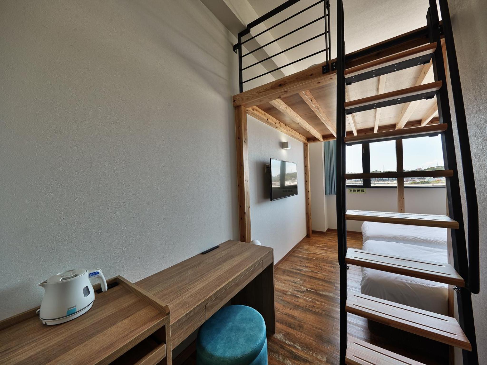Quadruple Room with Loft - Photo 5