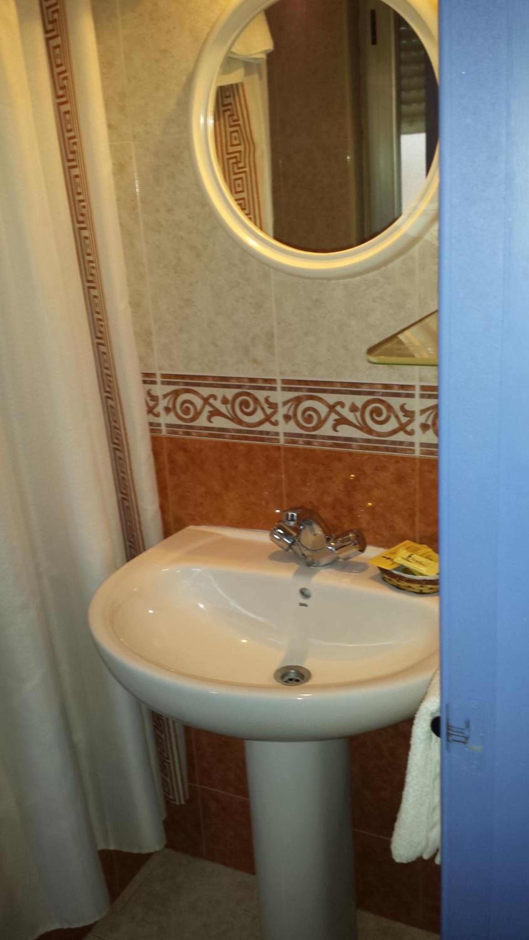 Triple Room - Photo 2
