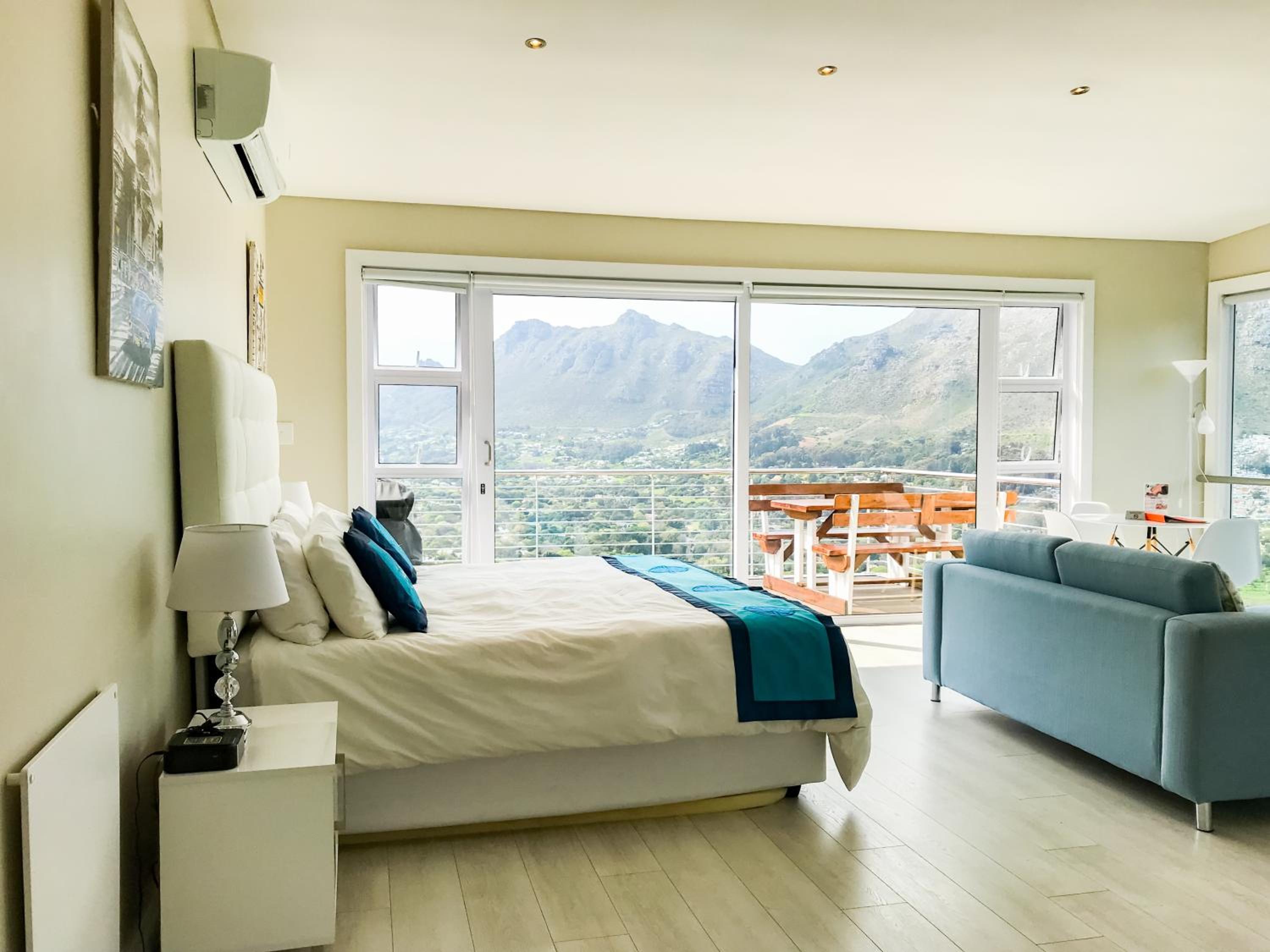 Deluxe Suite with Sea View photo 3