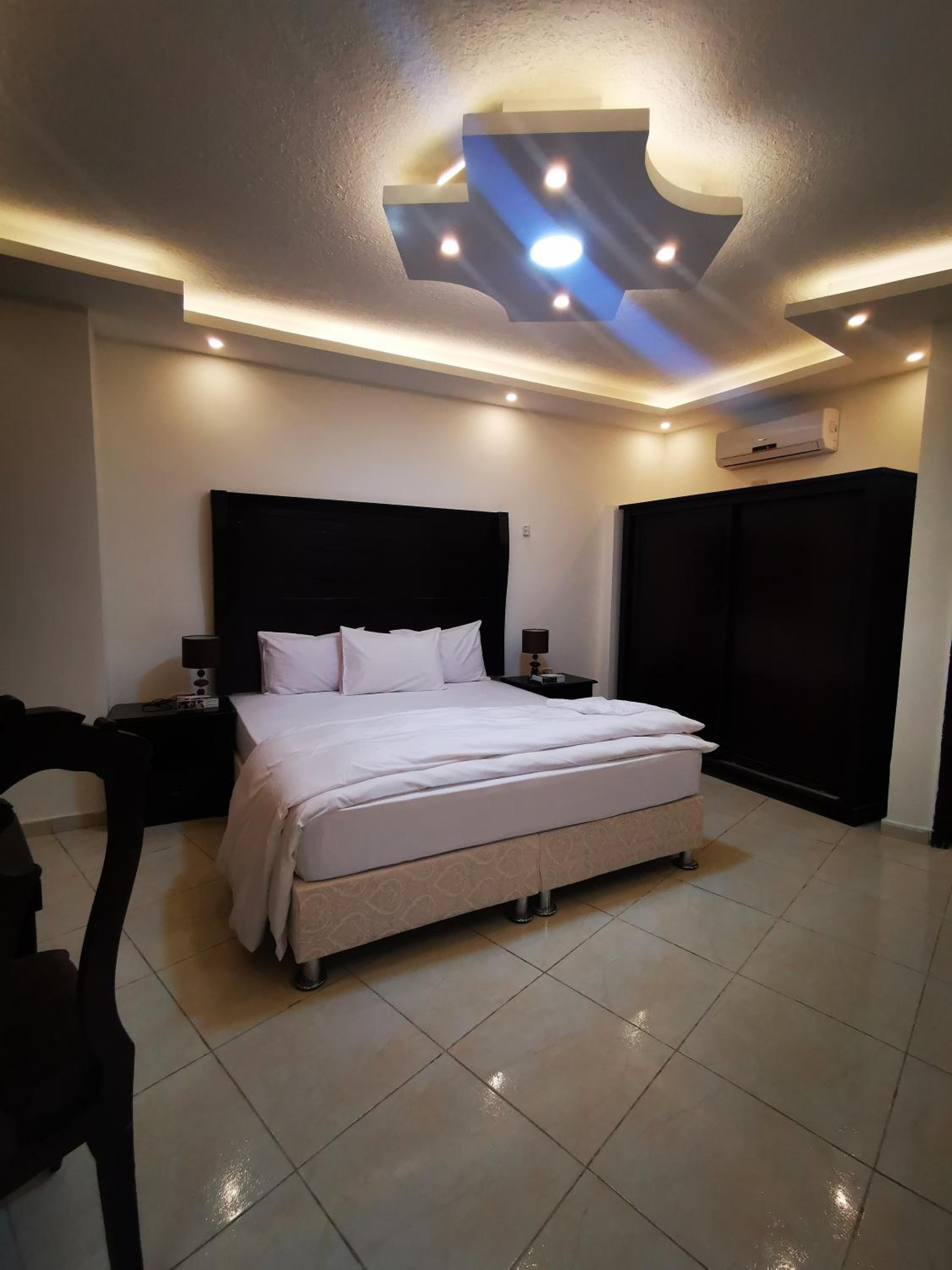 Two-Bedroom Apartment - Photo 4