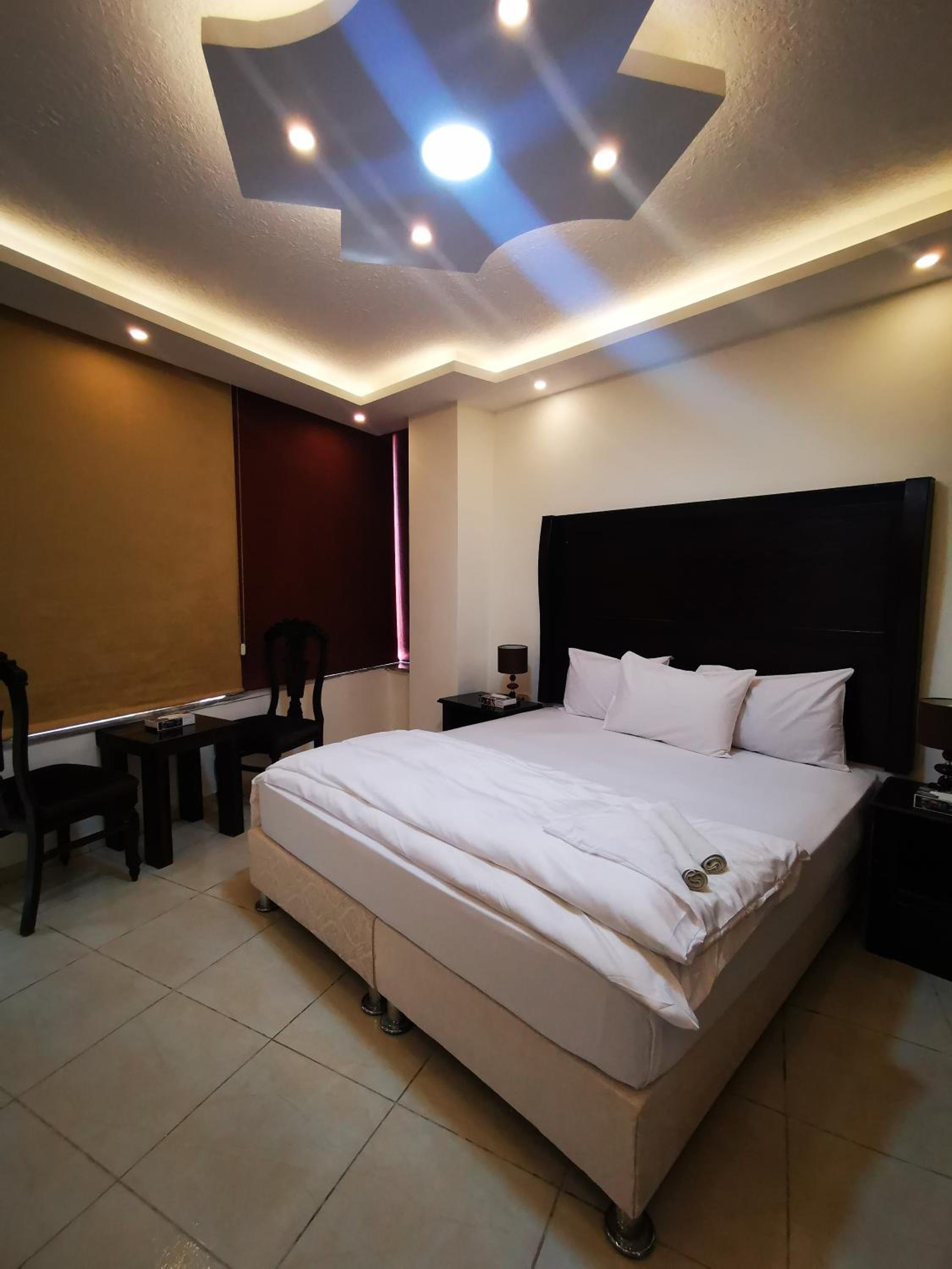 Two-Bedroom Apartment - Photo 5