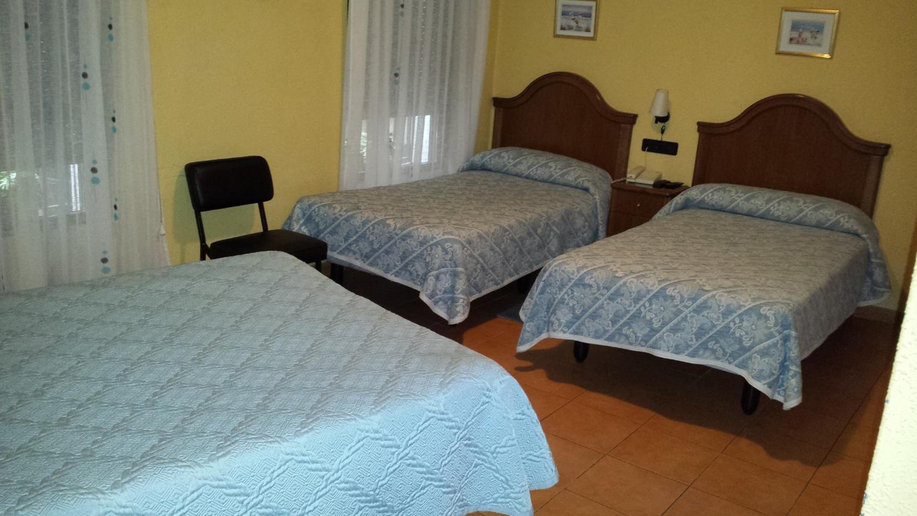 Quadruple Room - Photo 1