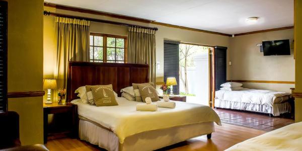 Luxury King Room photo 2