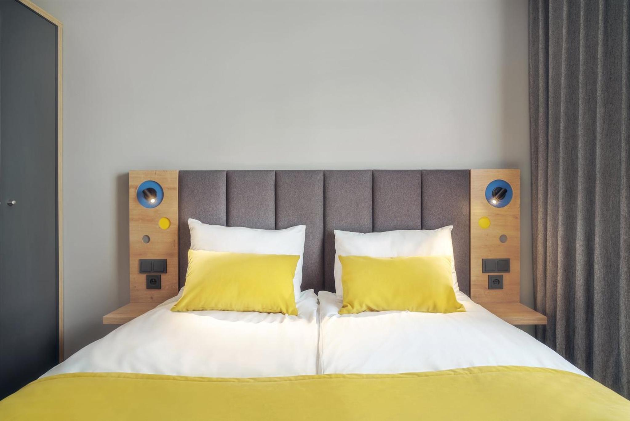 Deluxe Family Studio