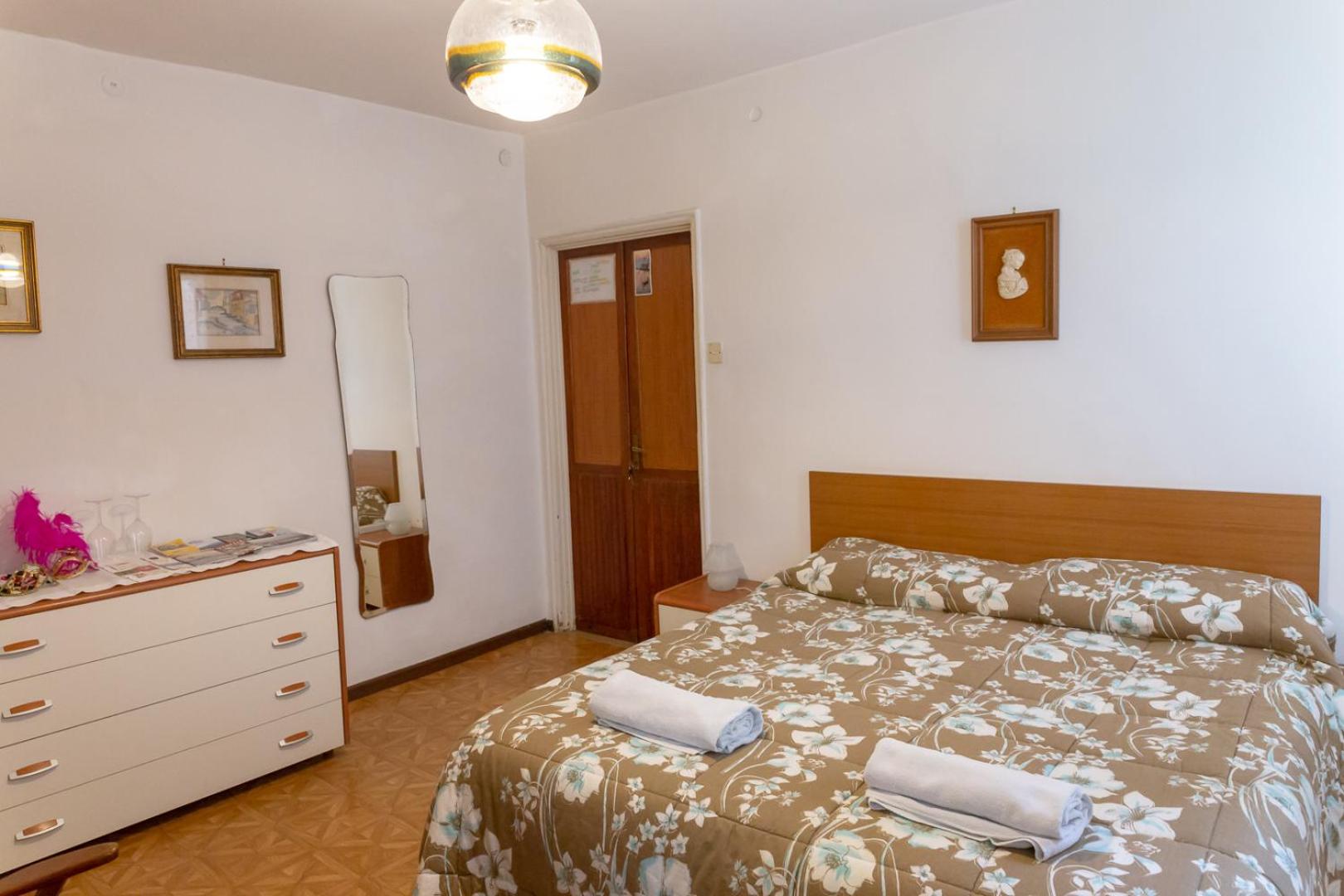 Standard Double Room with Shared Bathroom photo 1