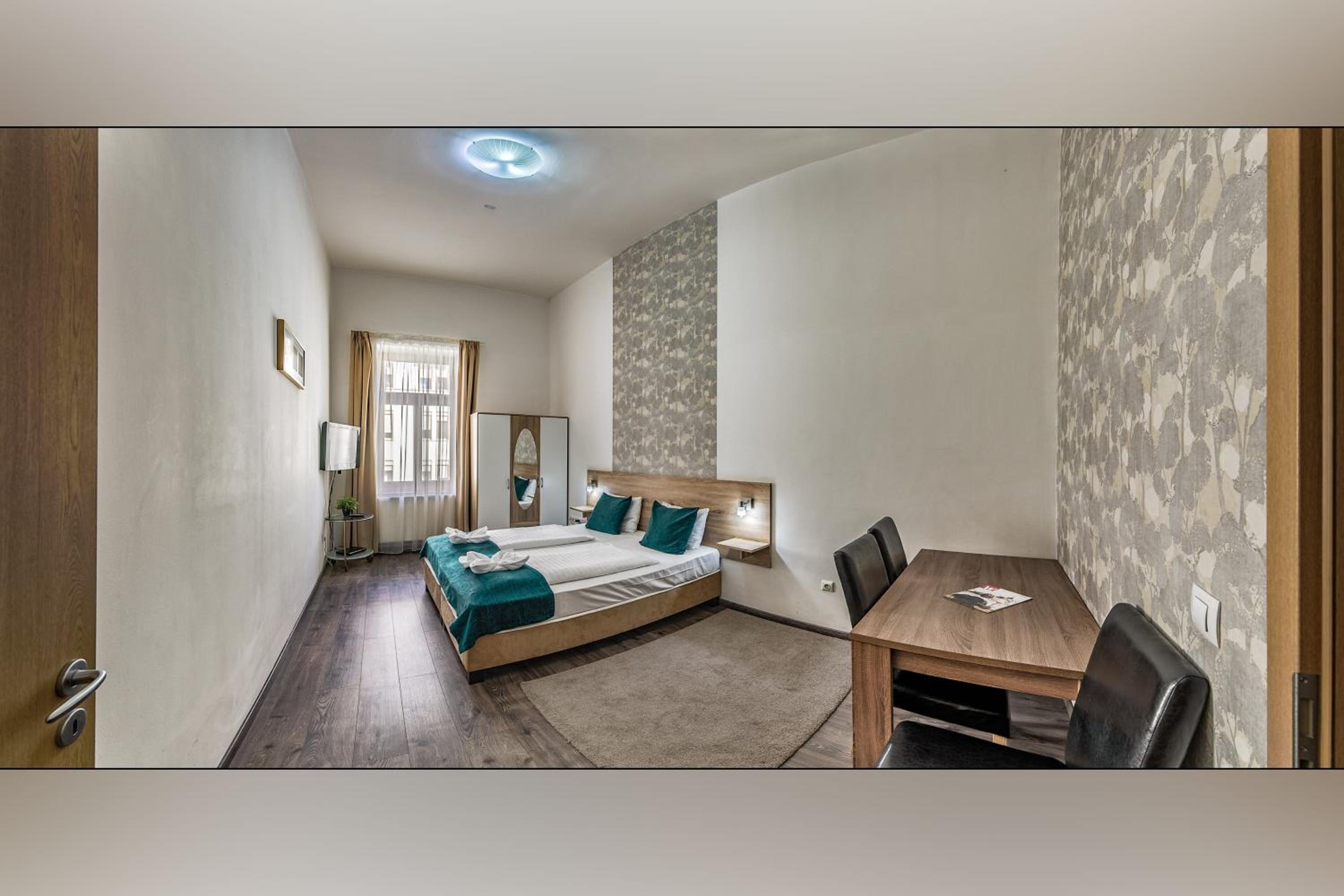 Deluxe Studio (3 Adults) - Photo 29