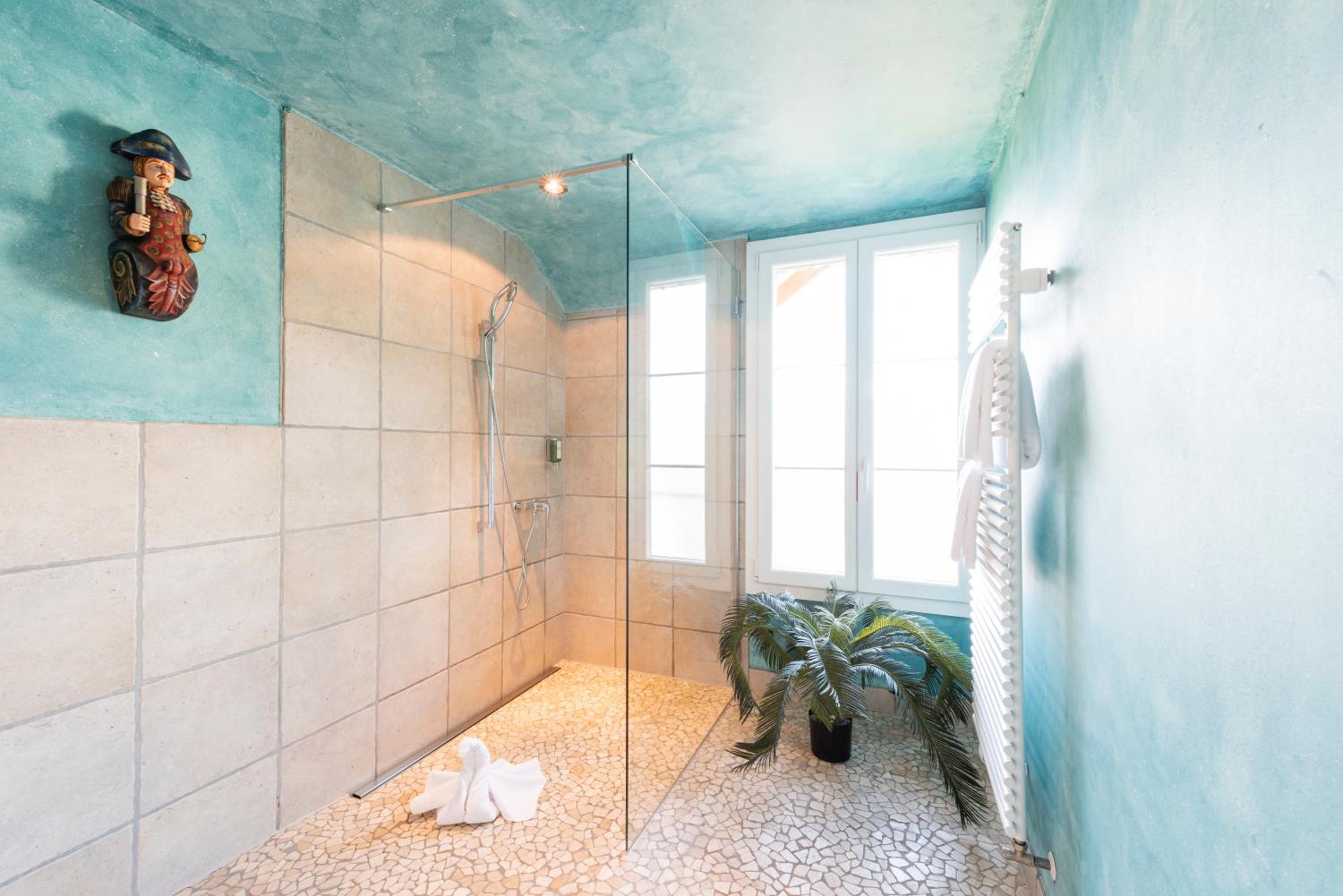 Bounty Beach Suite with Spa Bath - Photo 5