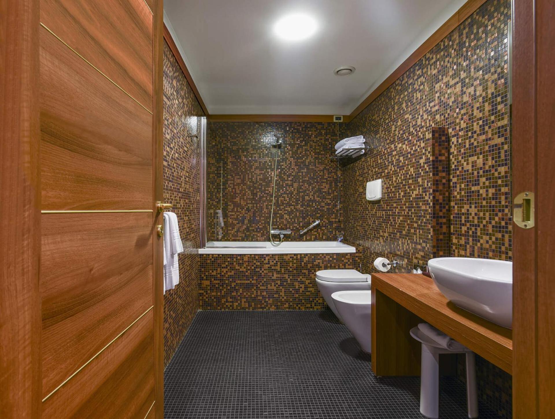 Superior Double or Twin Room - Photo 2