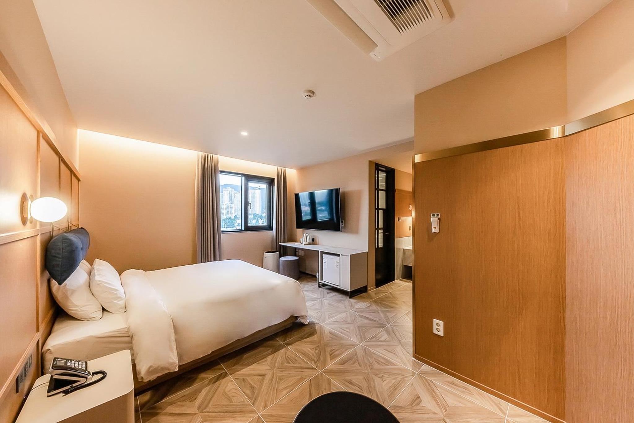 Deluxe Double Room - Photo 1