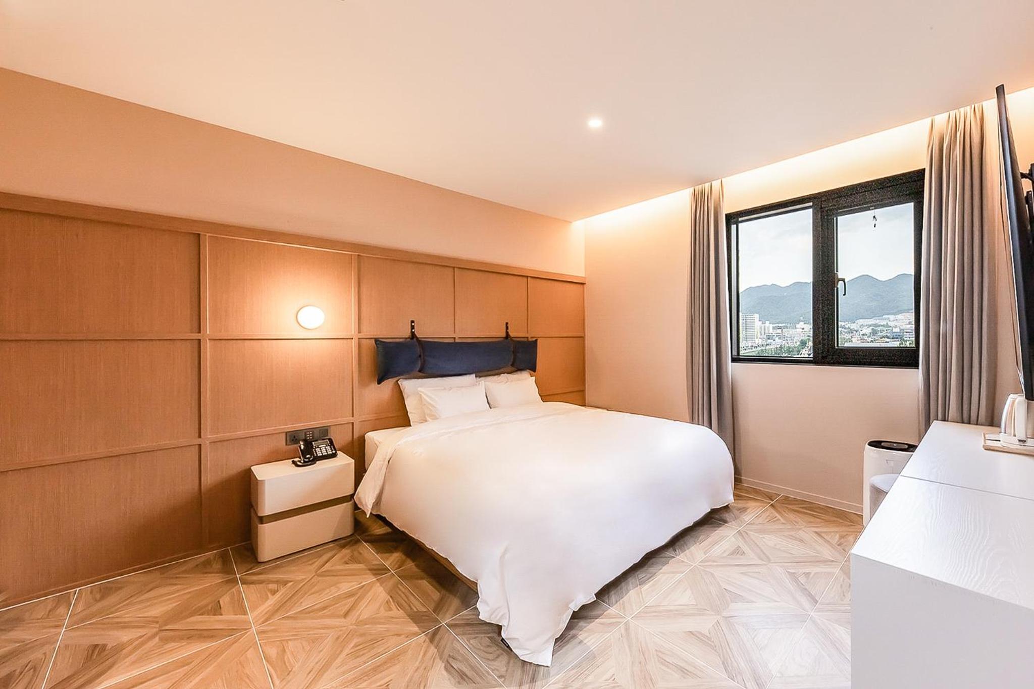 Deluxe Double Room - Photo 8