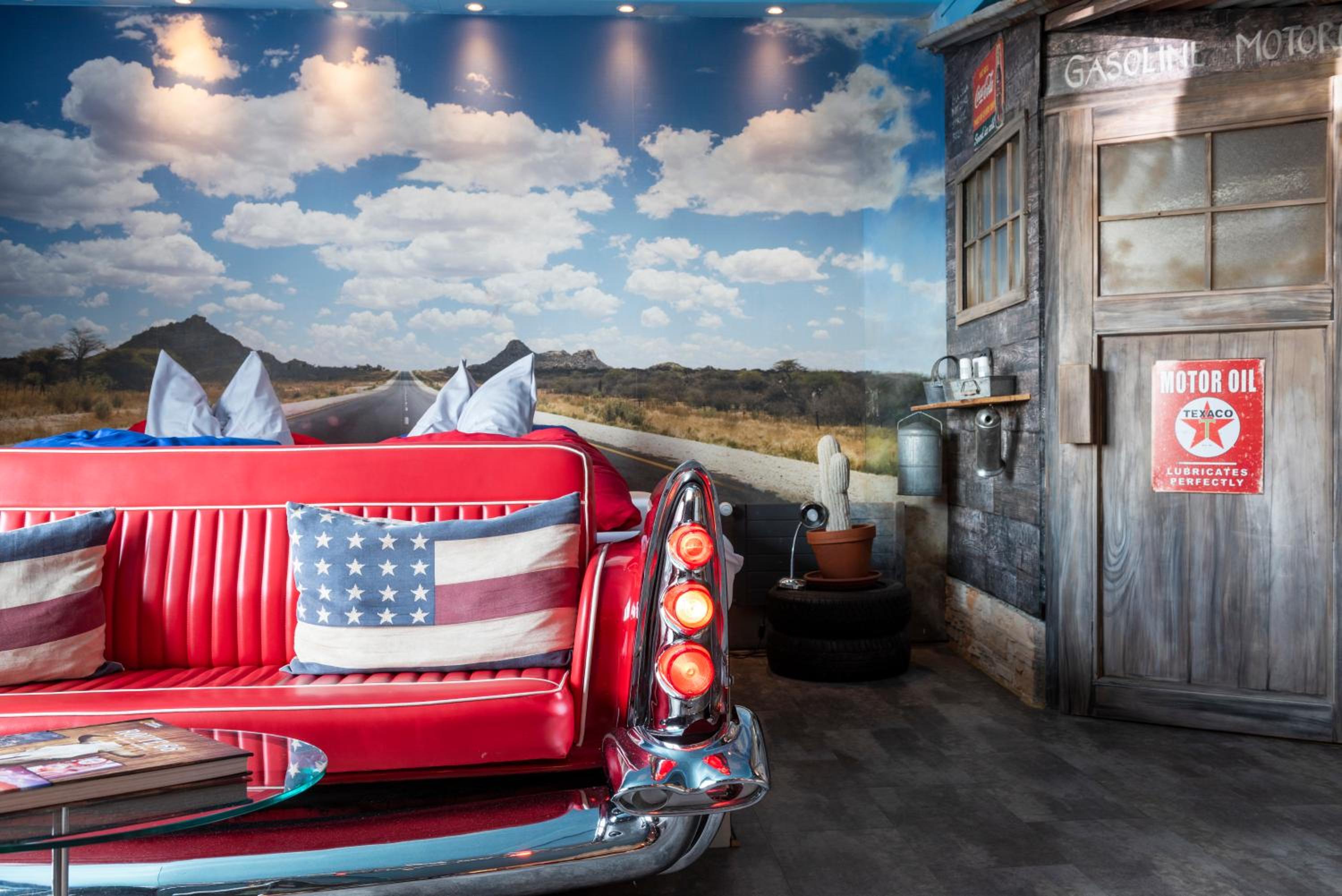 Route 66 Suite with Spa Bath - Photo 2
