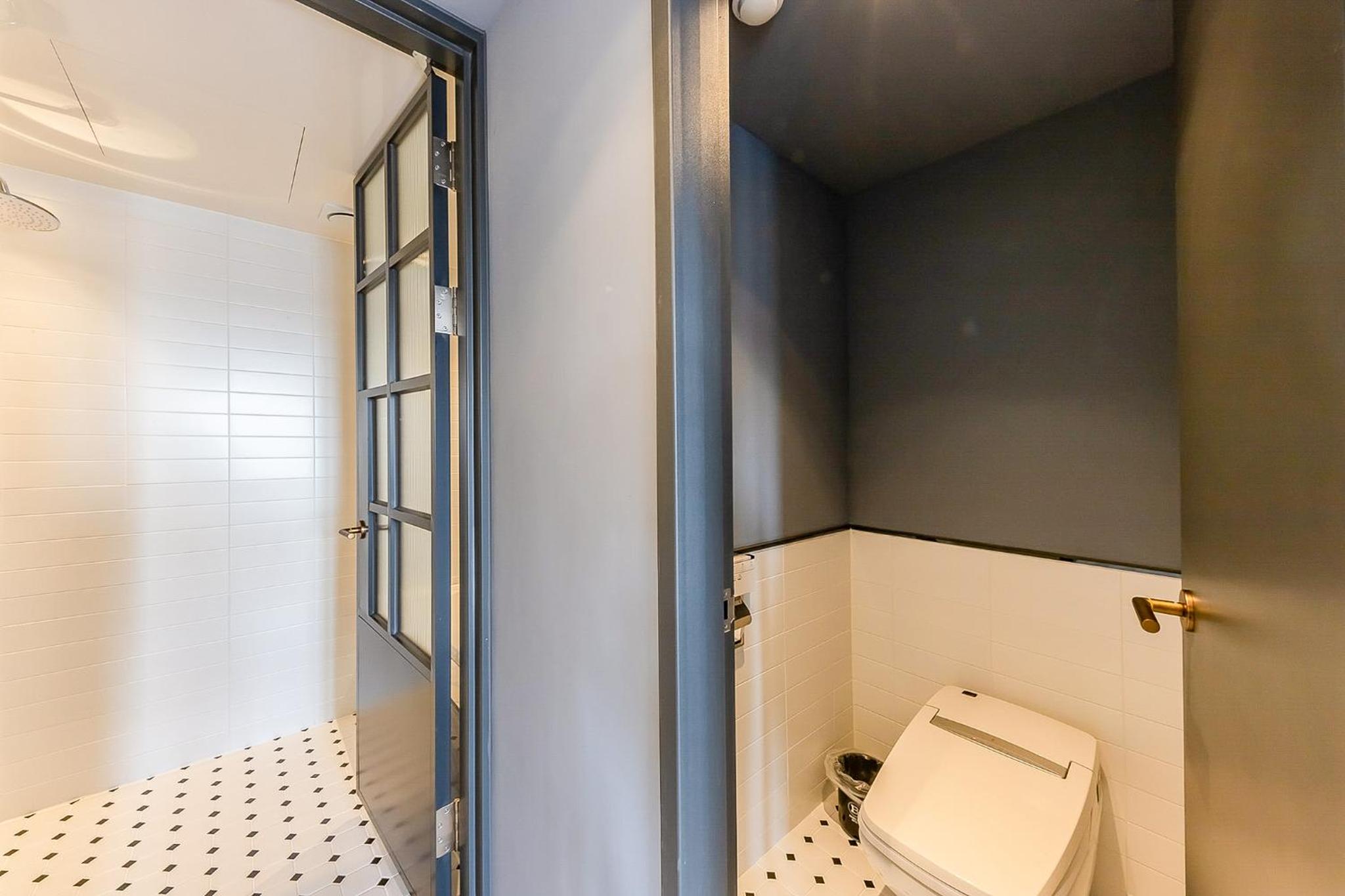 Standard Double Room - Photo 11