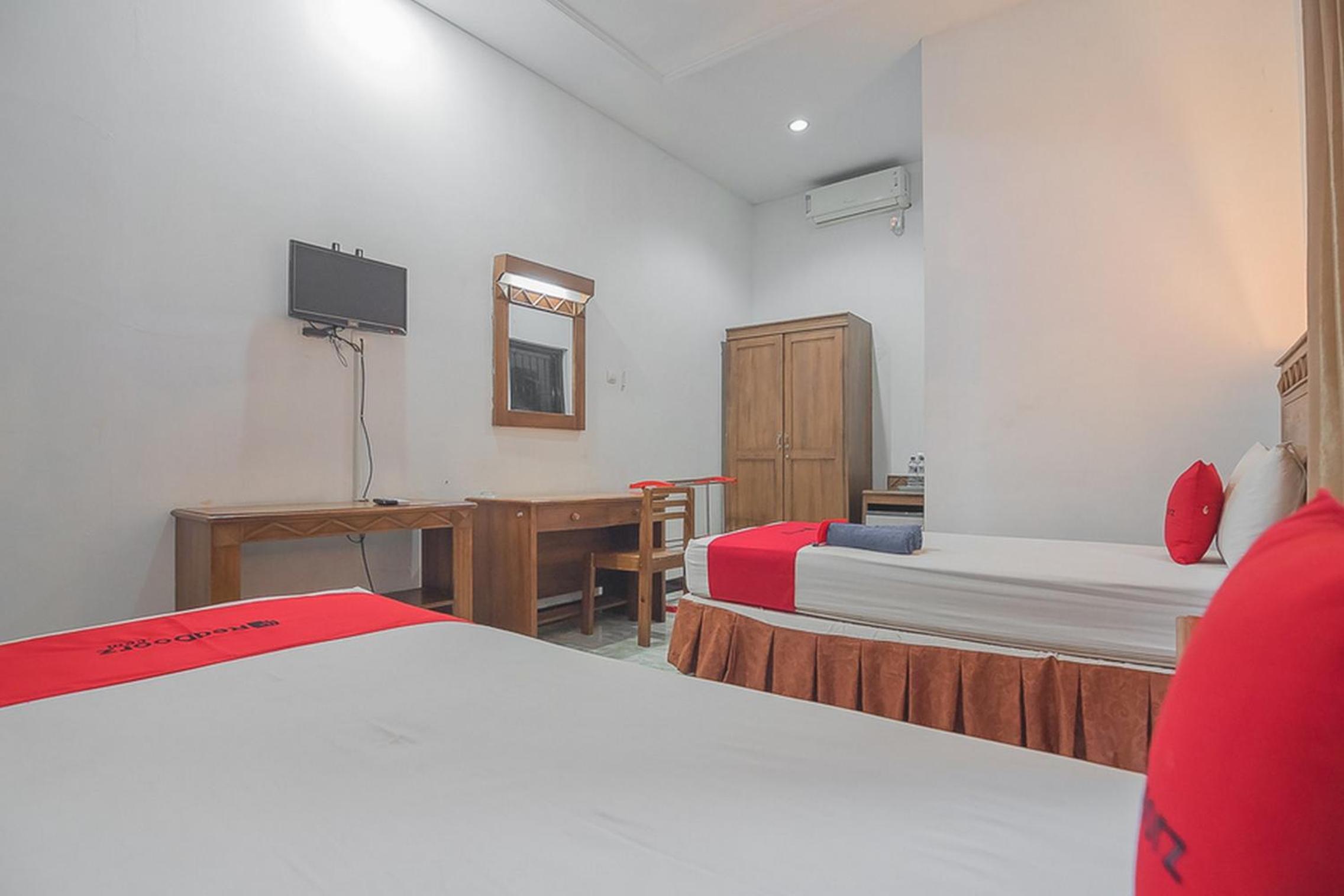 Twin Room - Photo 1
