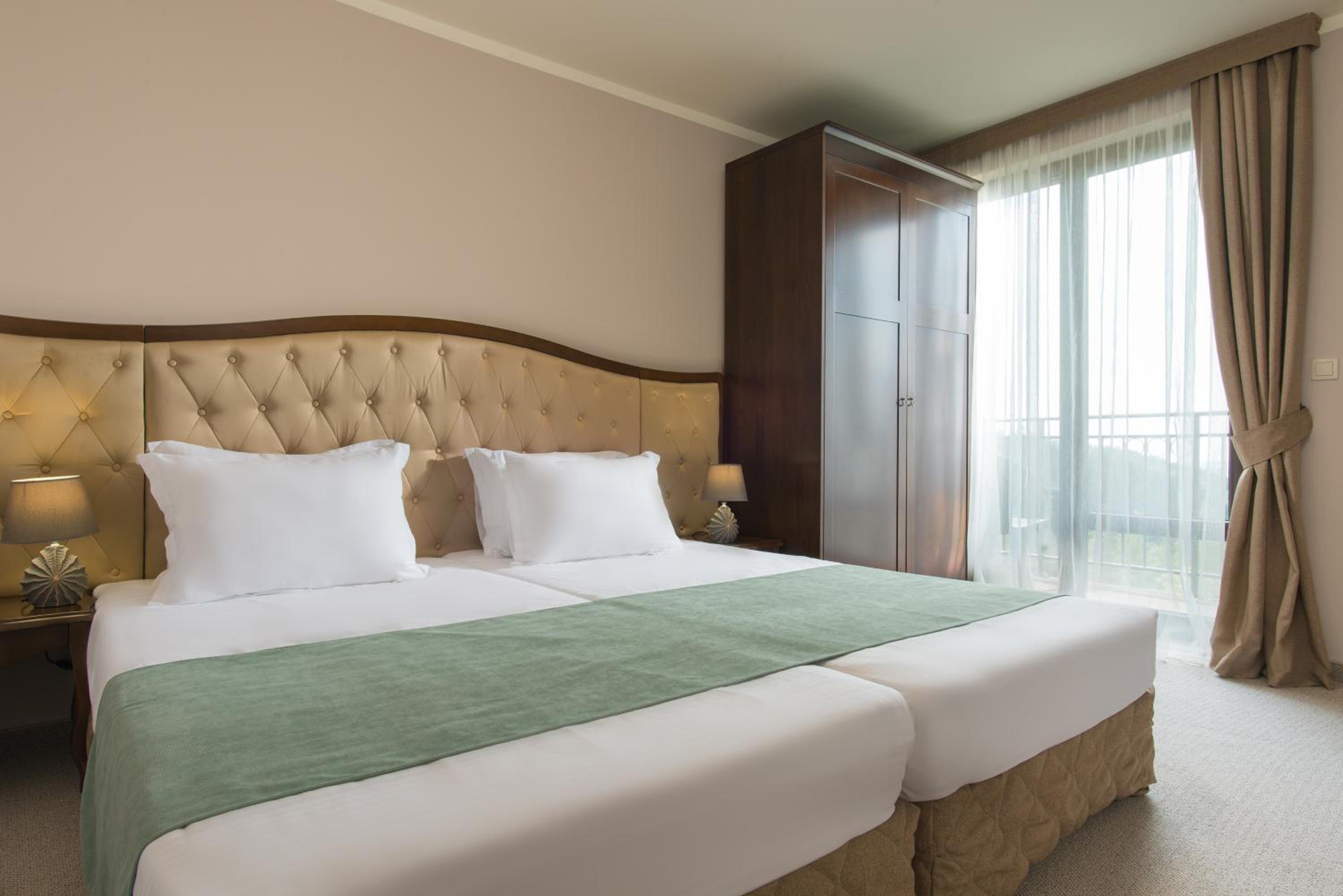 Executive Suite - Photo 3