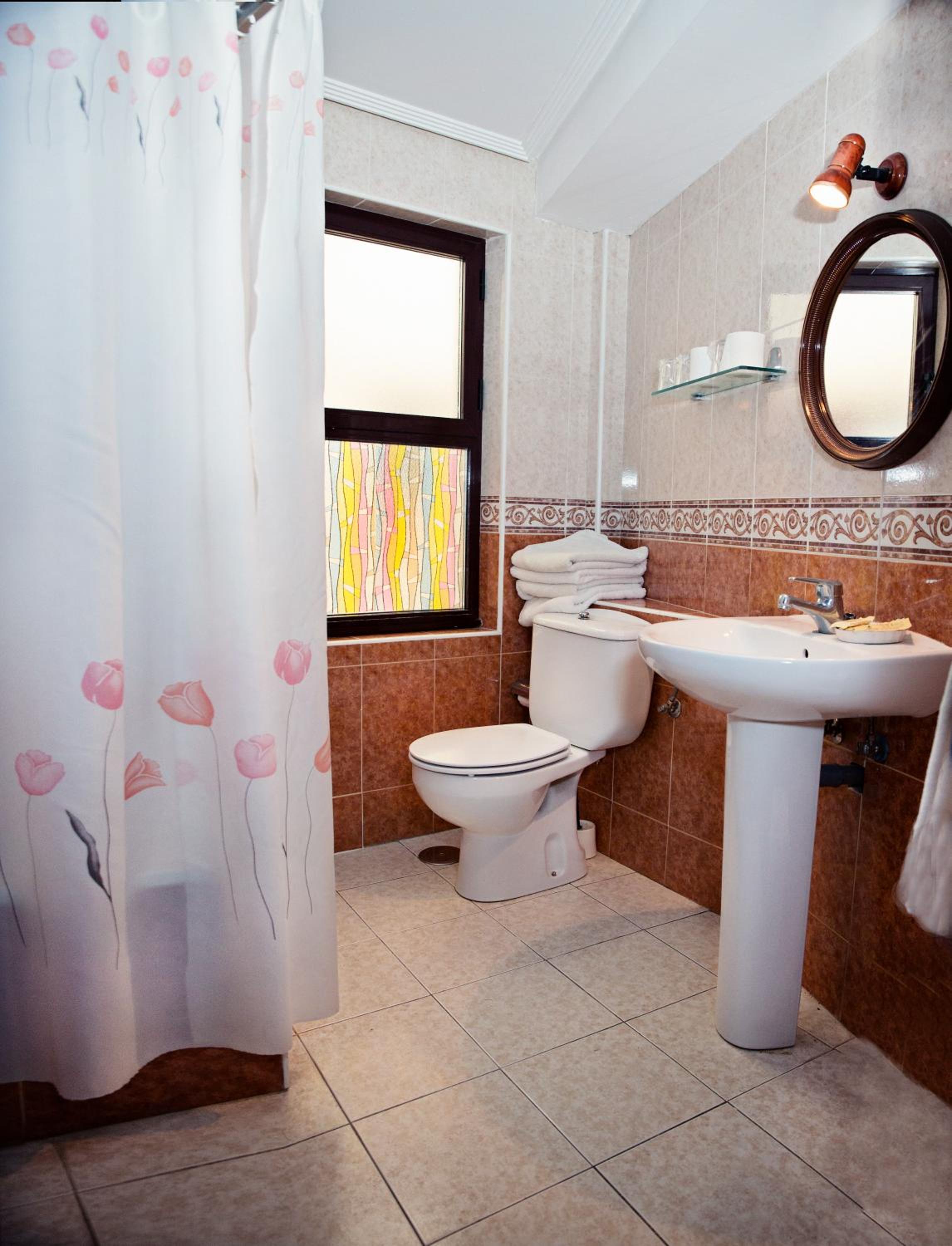 Quadruple Room - Photo 4