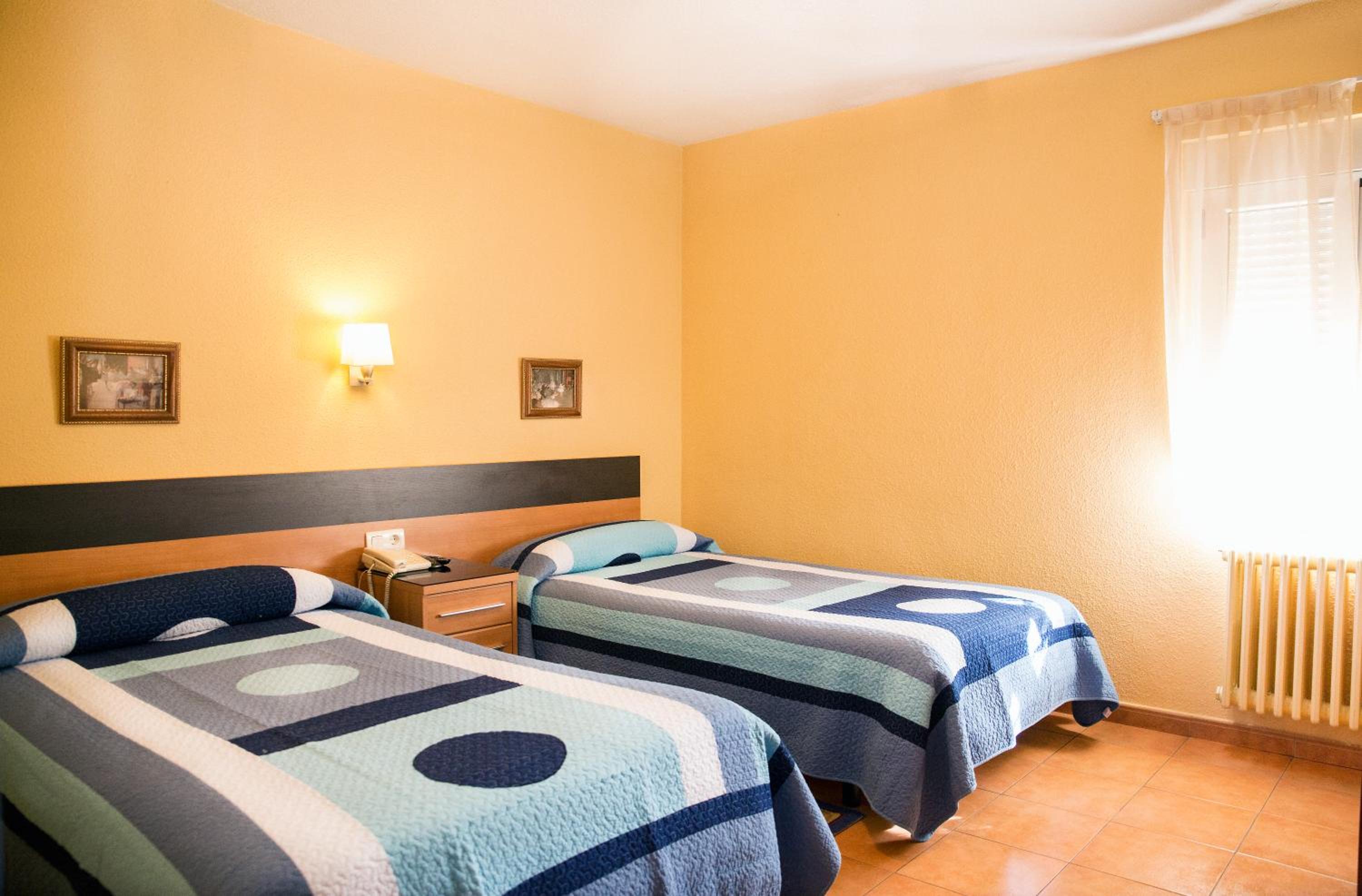 Classic Twin Room - Photo 1