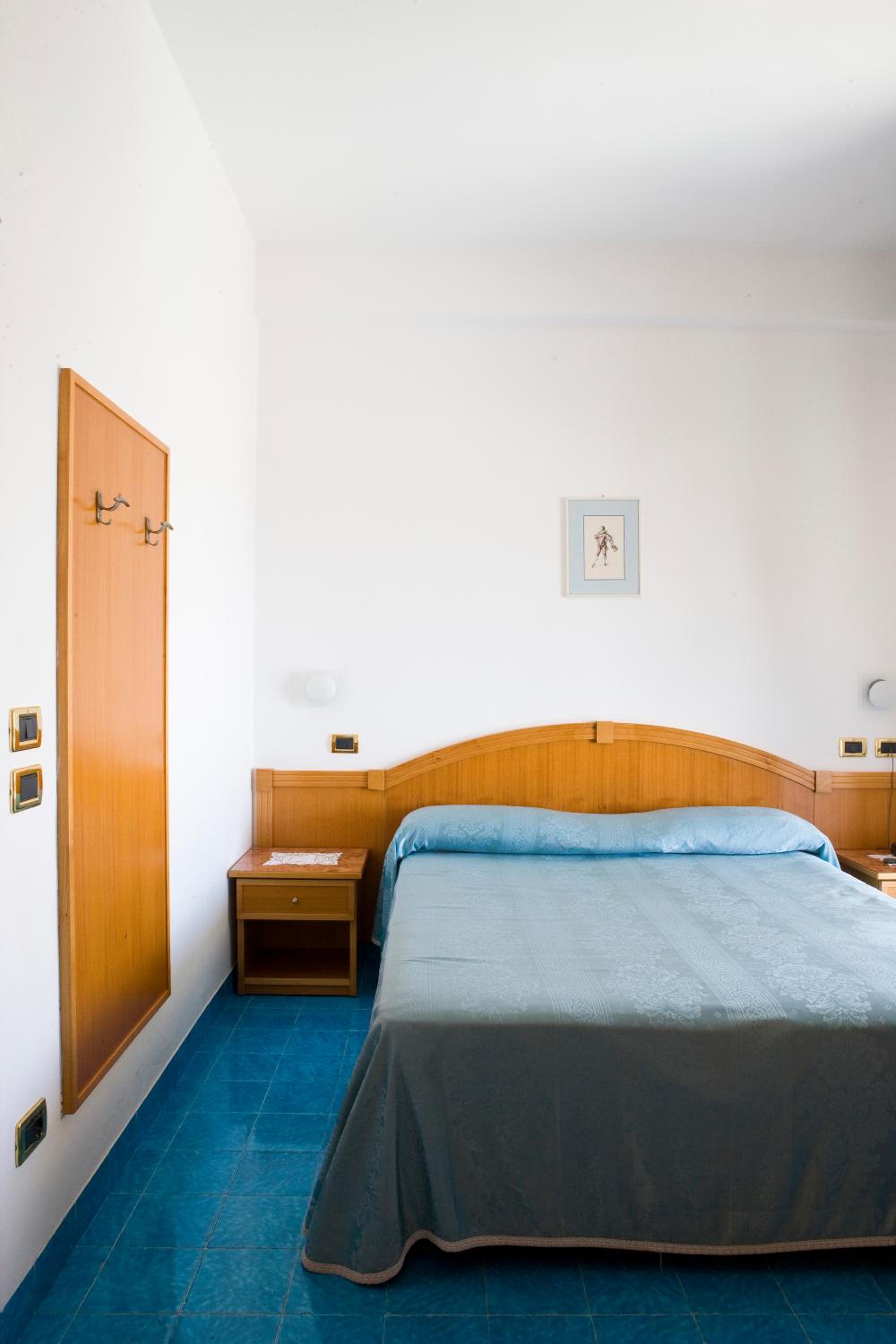 Double Room - Photo 4