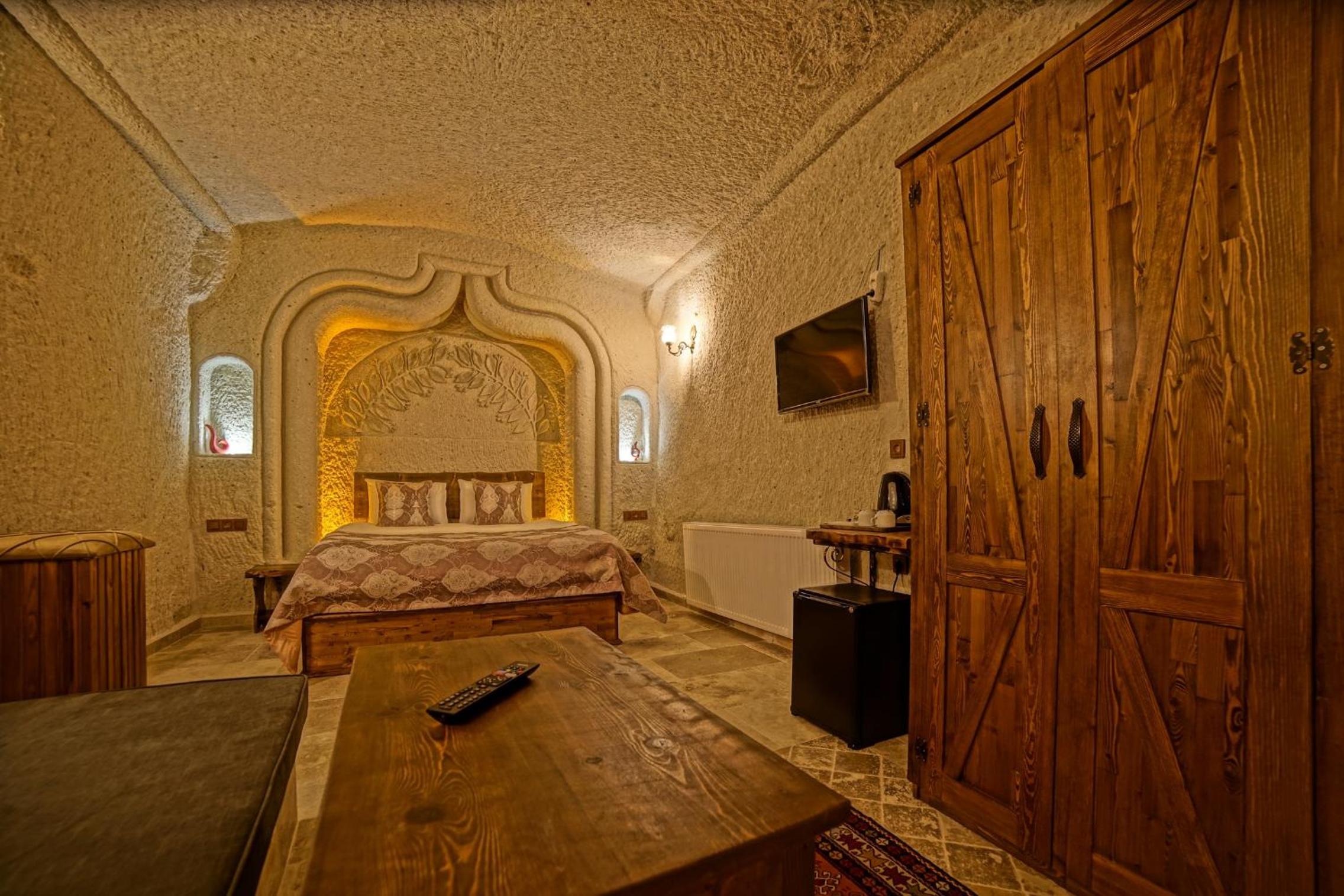 Superior Suite - Photo 4