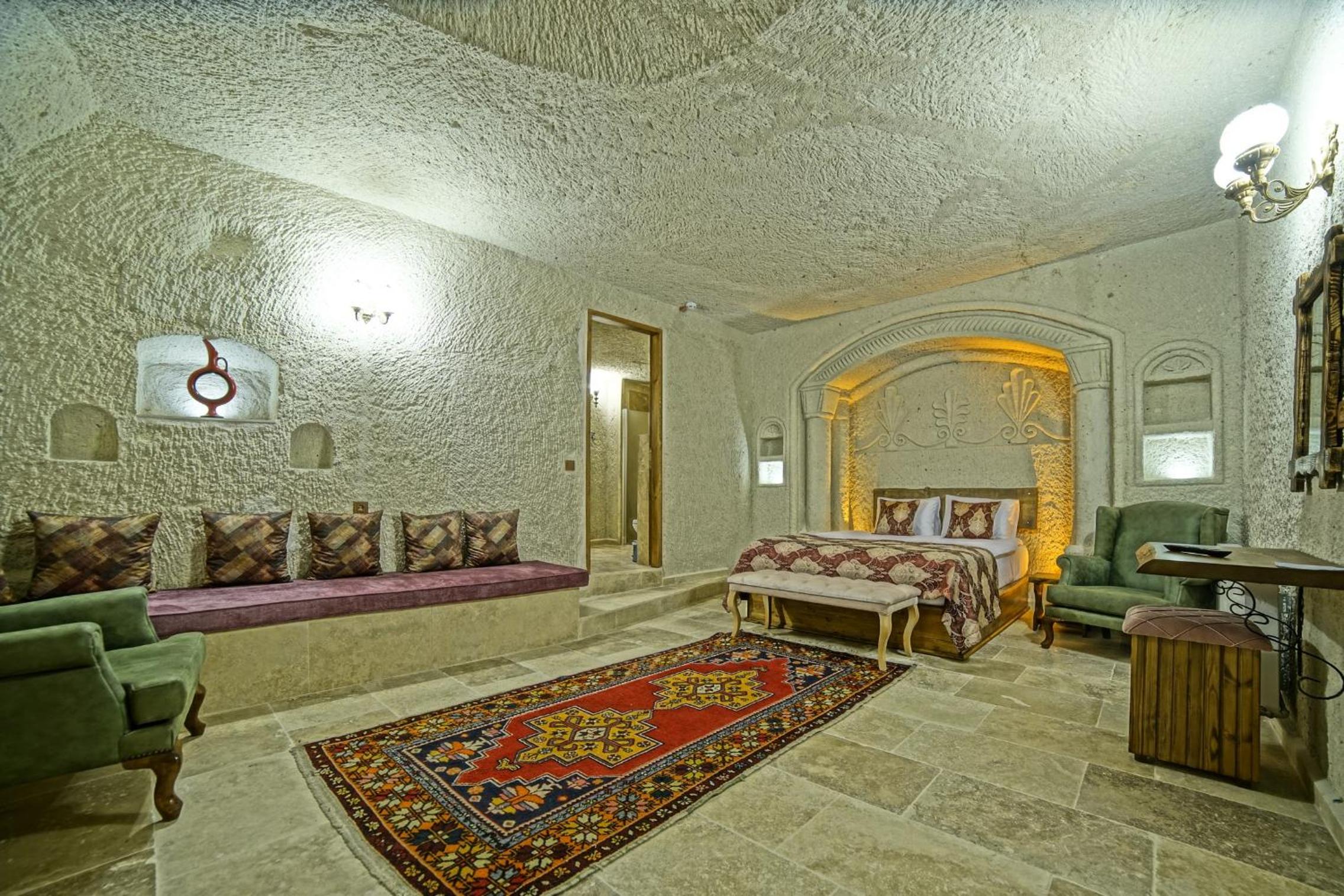 Superior Suite - Photo 1