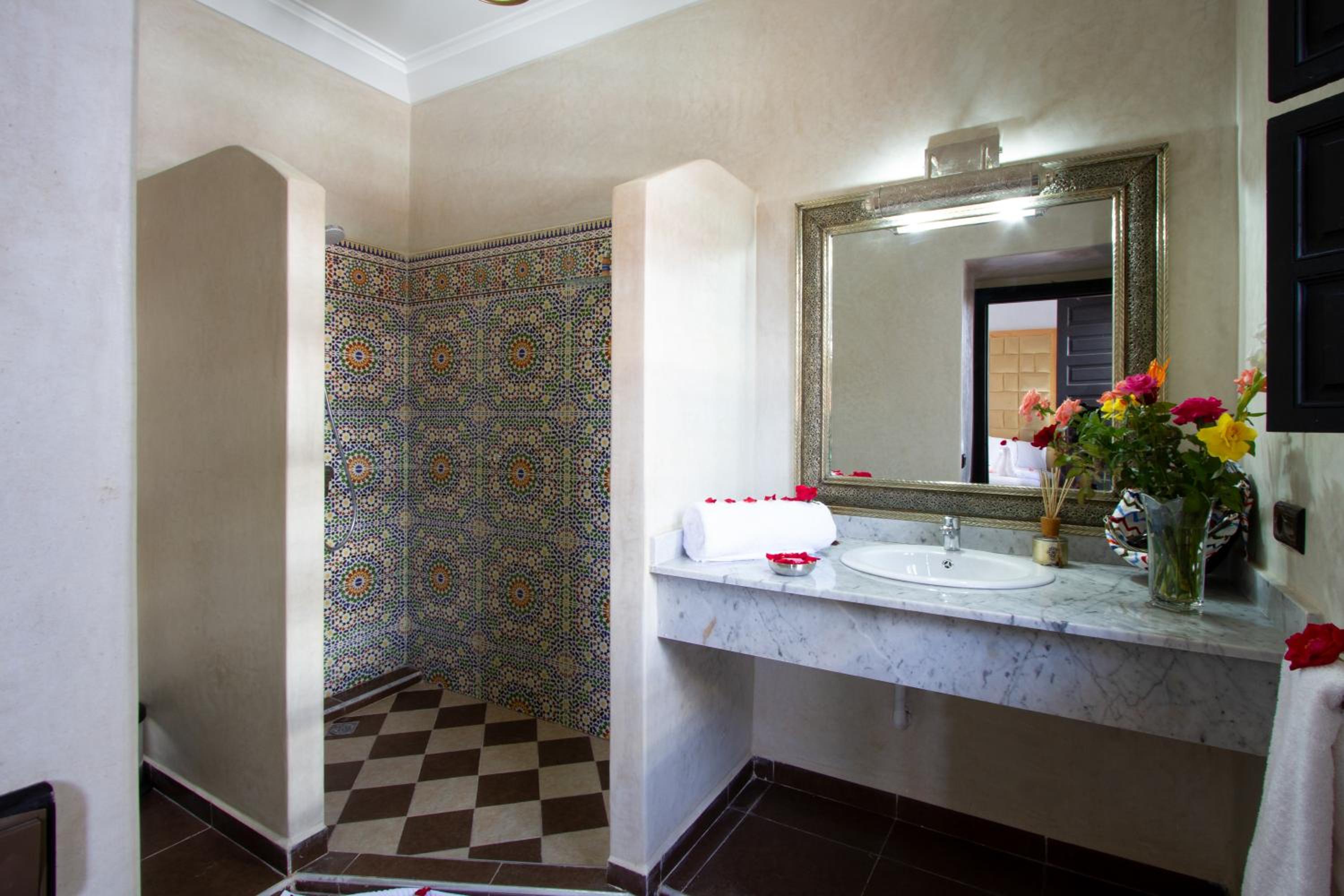 Standard Double Room - Photo 6
