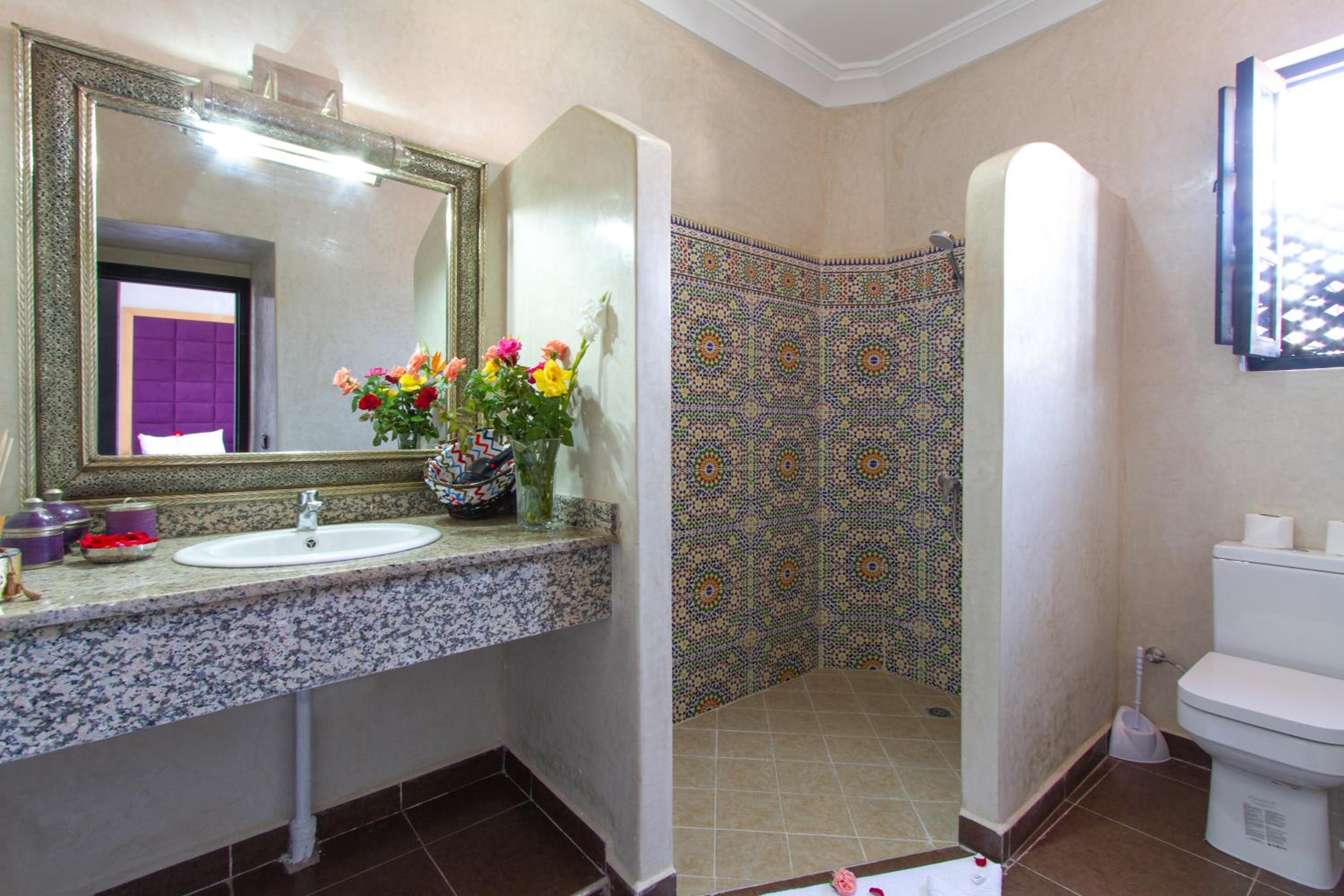 Standard Double Room - Photo 9