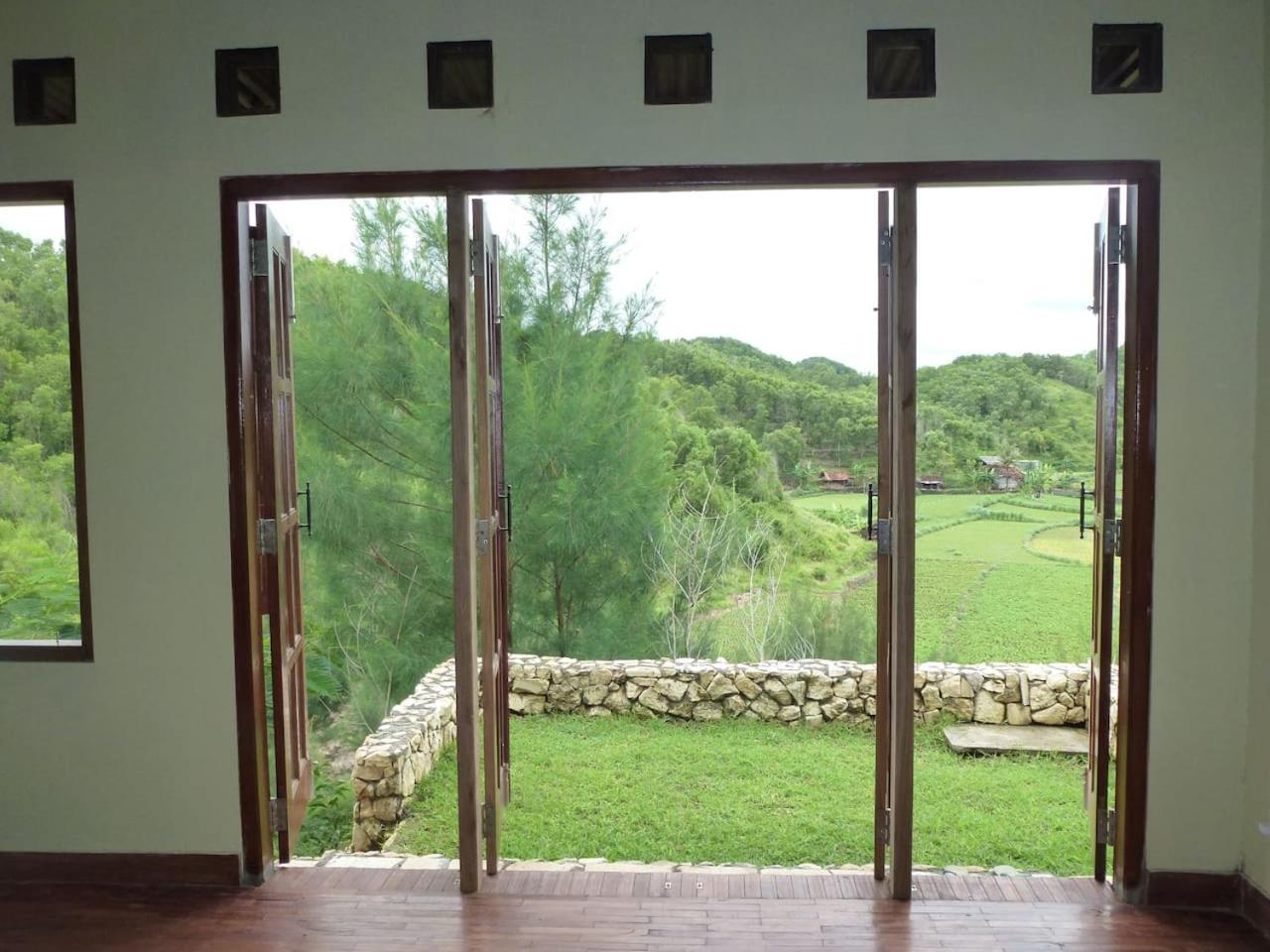 Villa with Sea View - Photo 18
